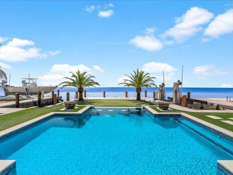 239 Tavernier Dr Tavernier, FL 33070