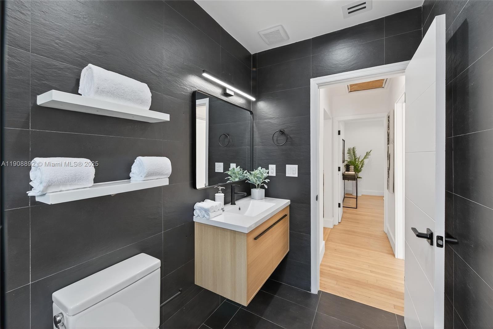 20 NW 93rd St Miami Shores, FL 33150