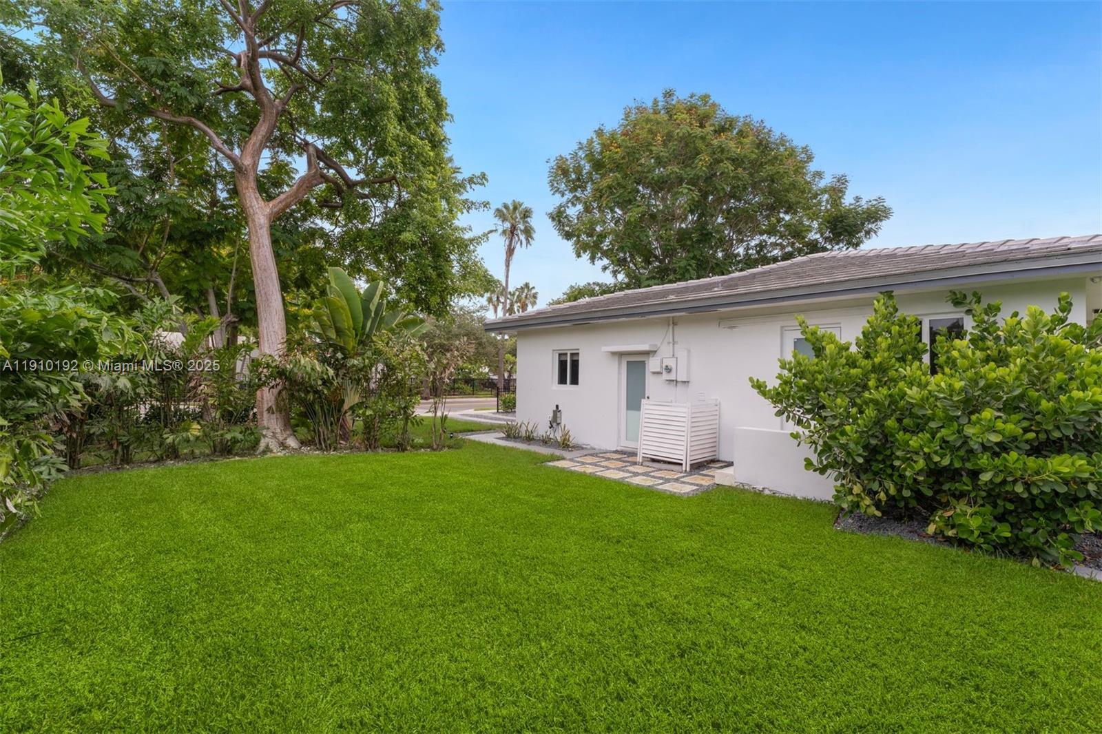 810 NW 7th St Miami, FL 33136