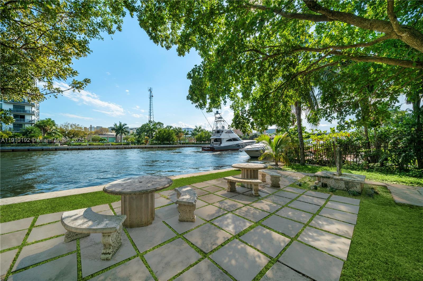 810 NW 7th St Miami, FL 33136