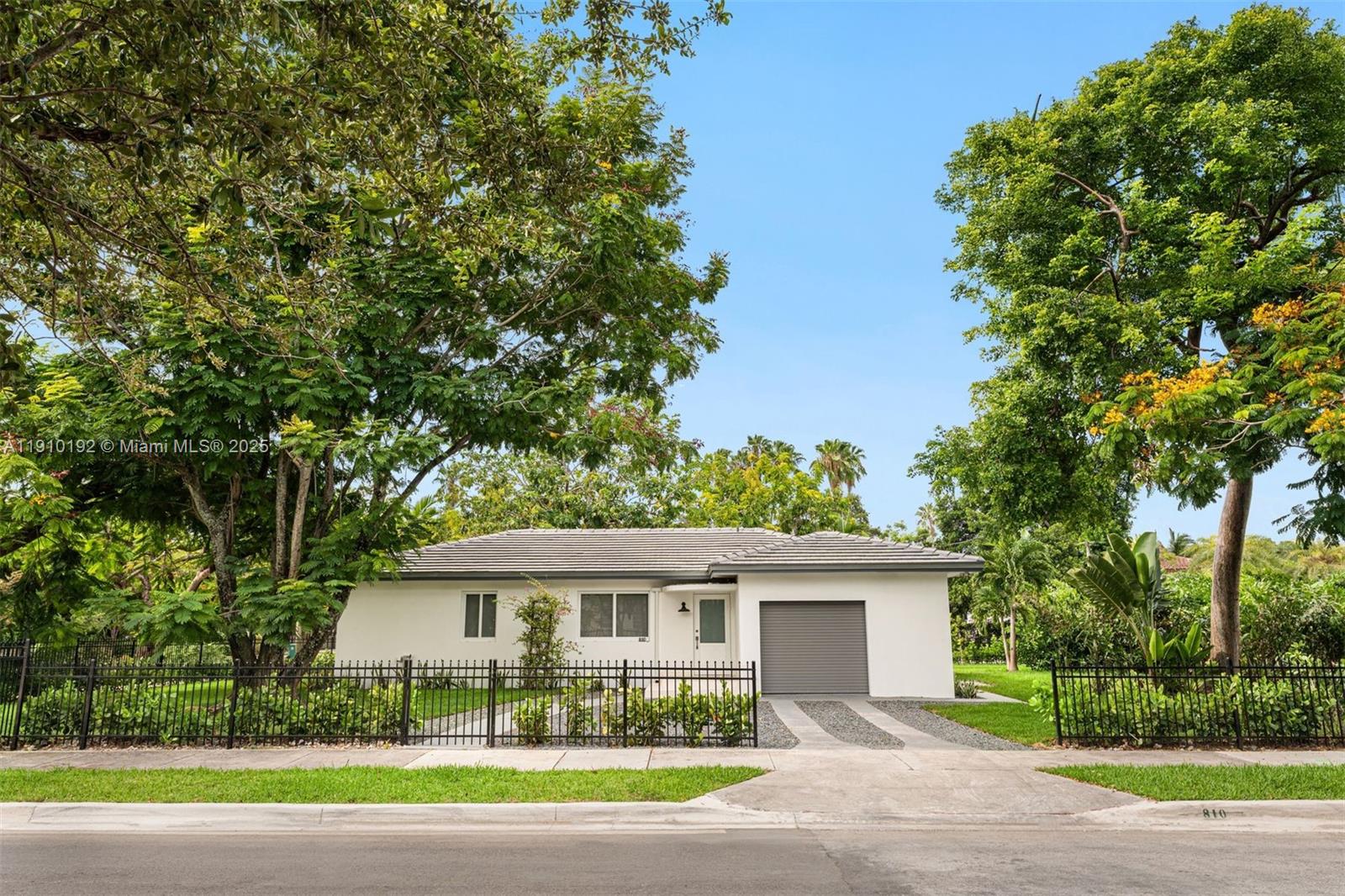 810 NW 7th St Miami, FL 33136