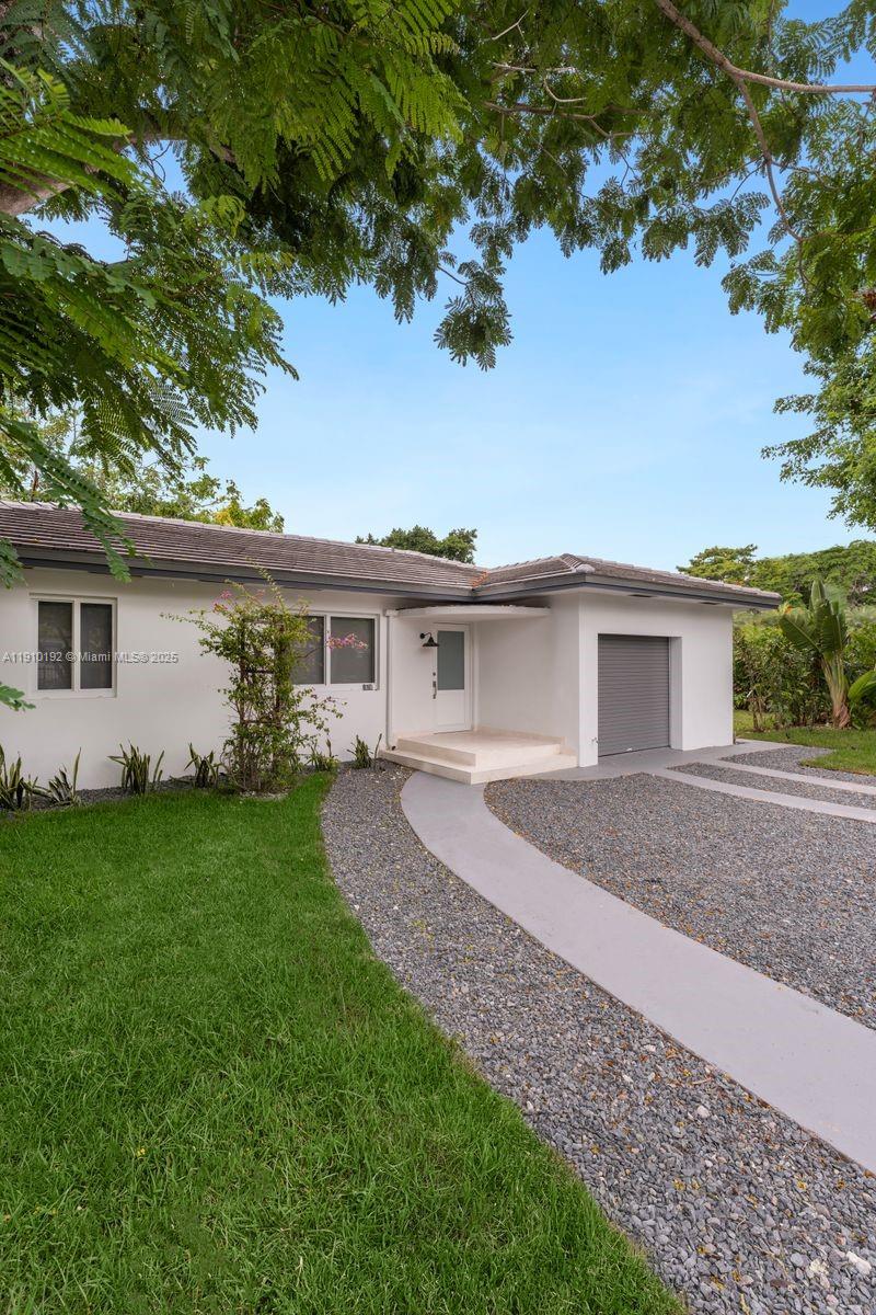 810 NW 7th St Miami, FL 33136