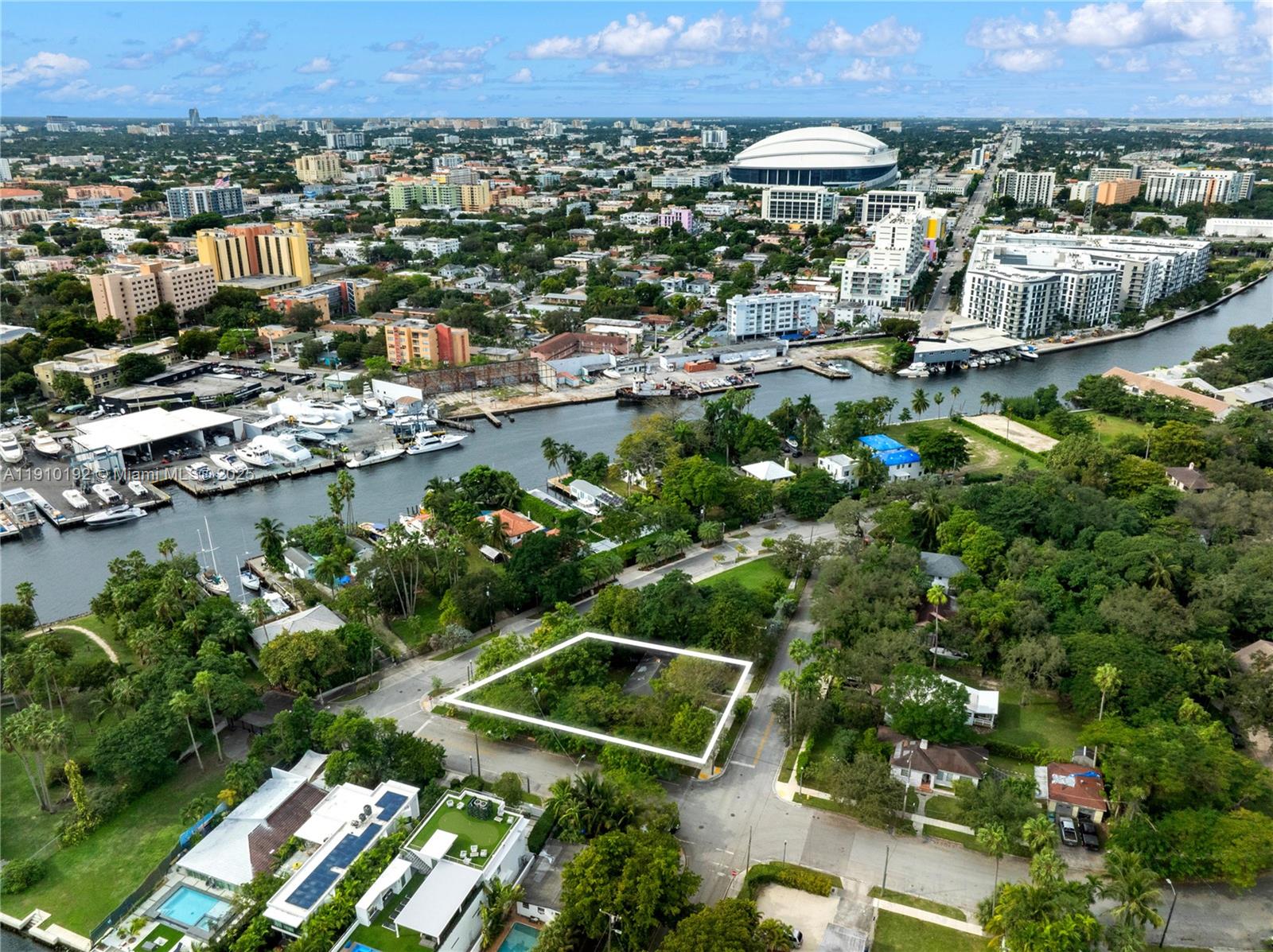 810 NW 7th St Miami, FL 33136