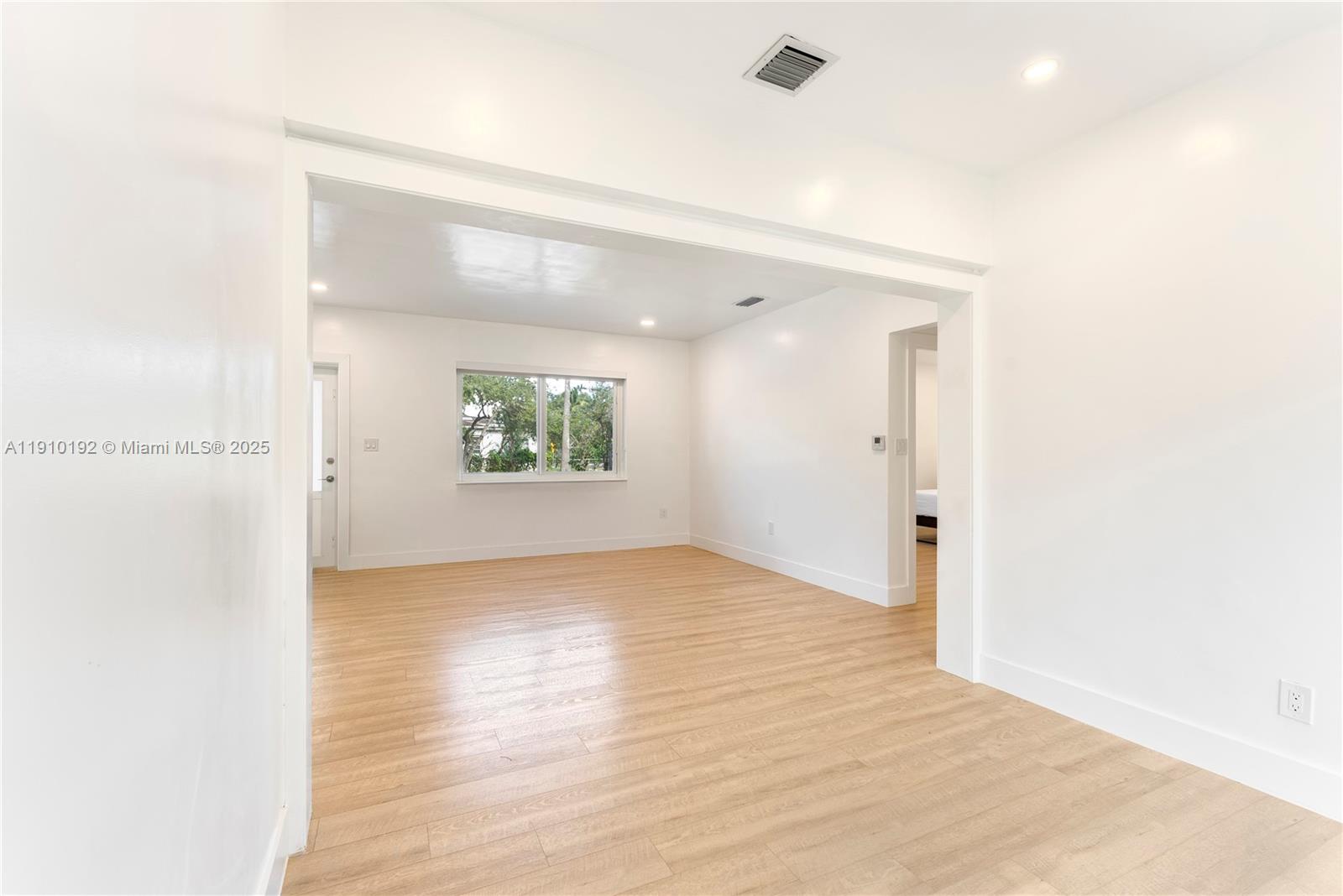 810 NW 7th St Miami, FL 33136