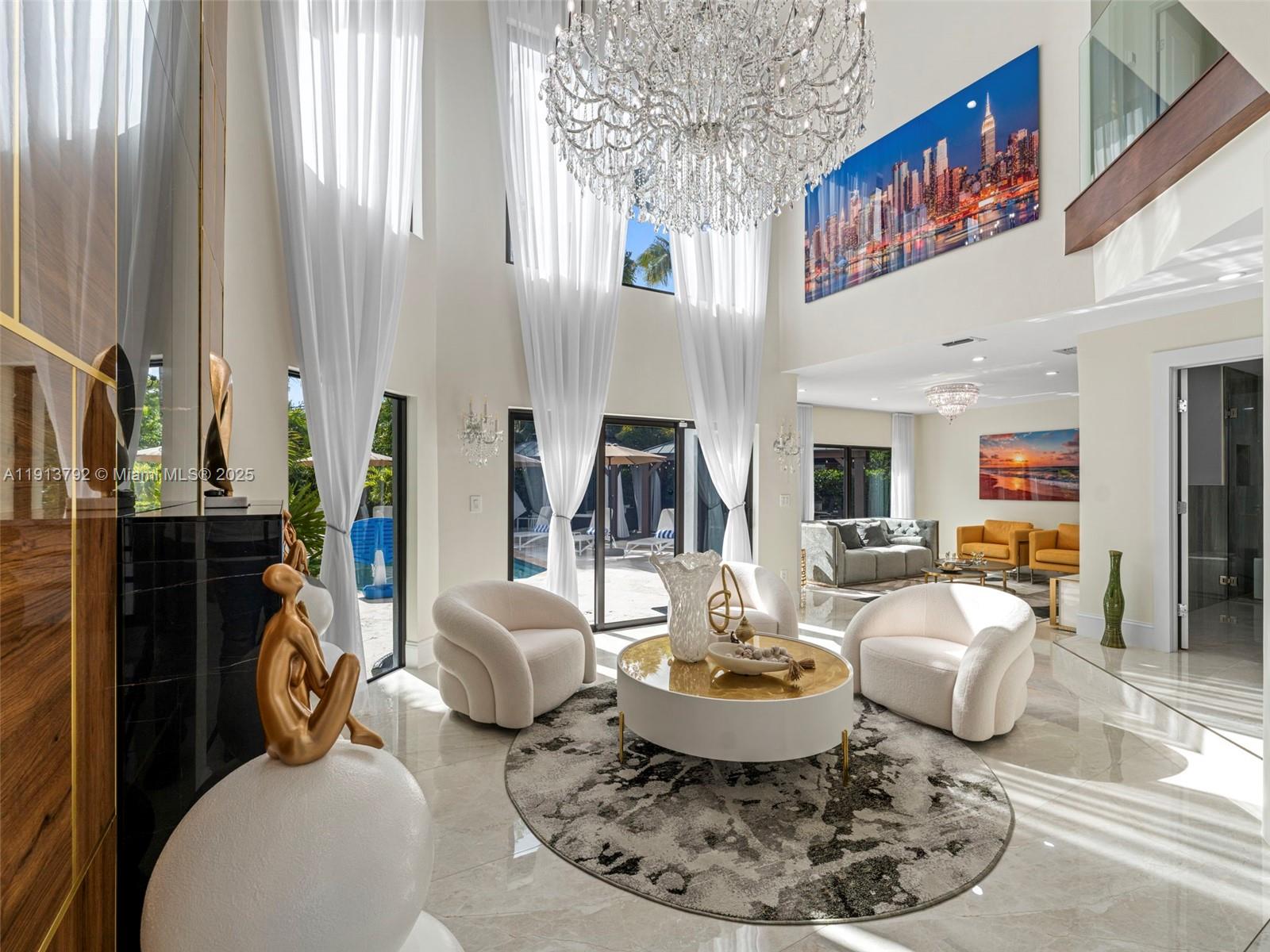 6180 Pine Tree Dr Miami Beach, FL 33140