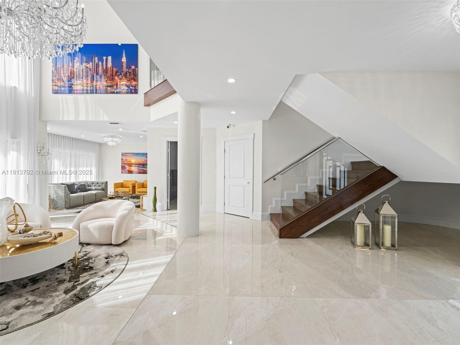 6180 Pine Tree Dr Miami Beach, FL 33140