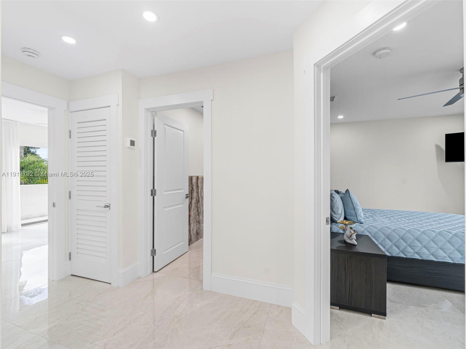 6180 Pine Tree Dr Miami Beach, FL 33140