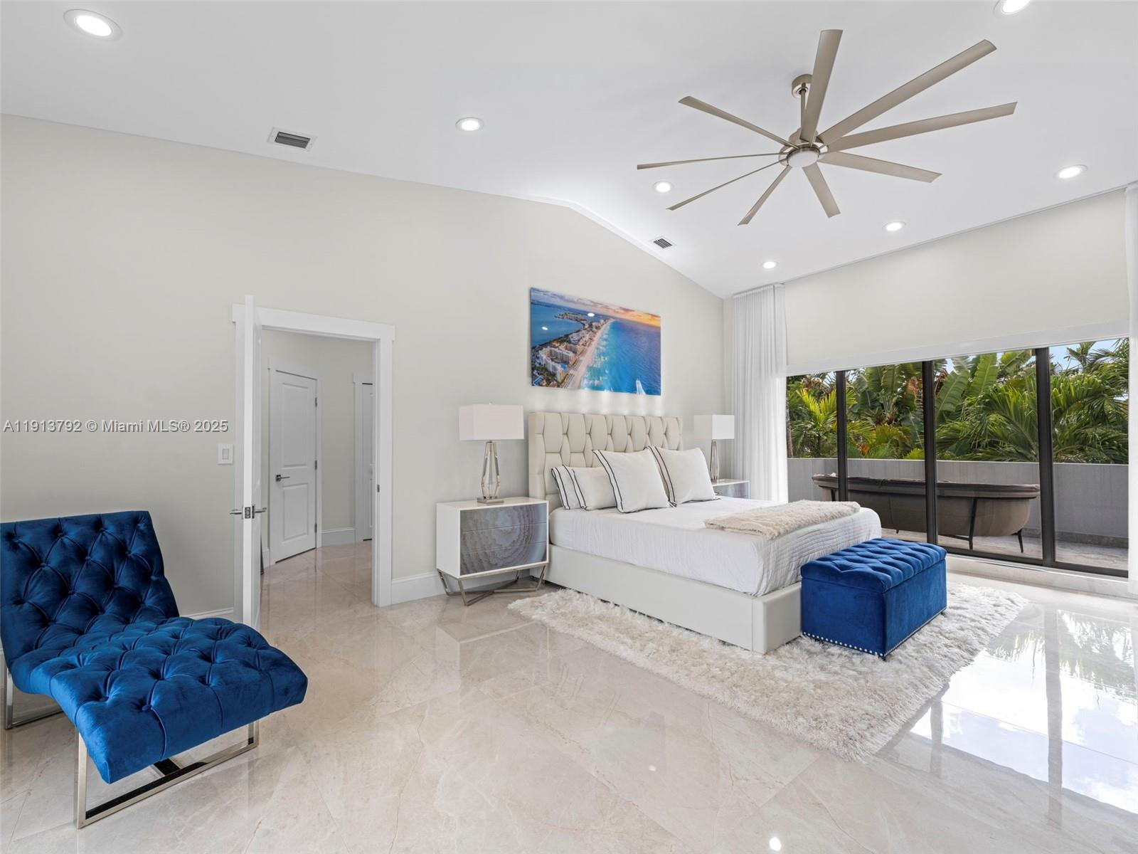 6180 Pine Tree Dr Miami Beach, FL 33140