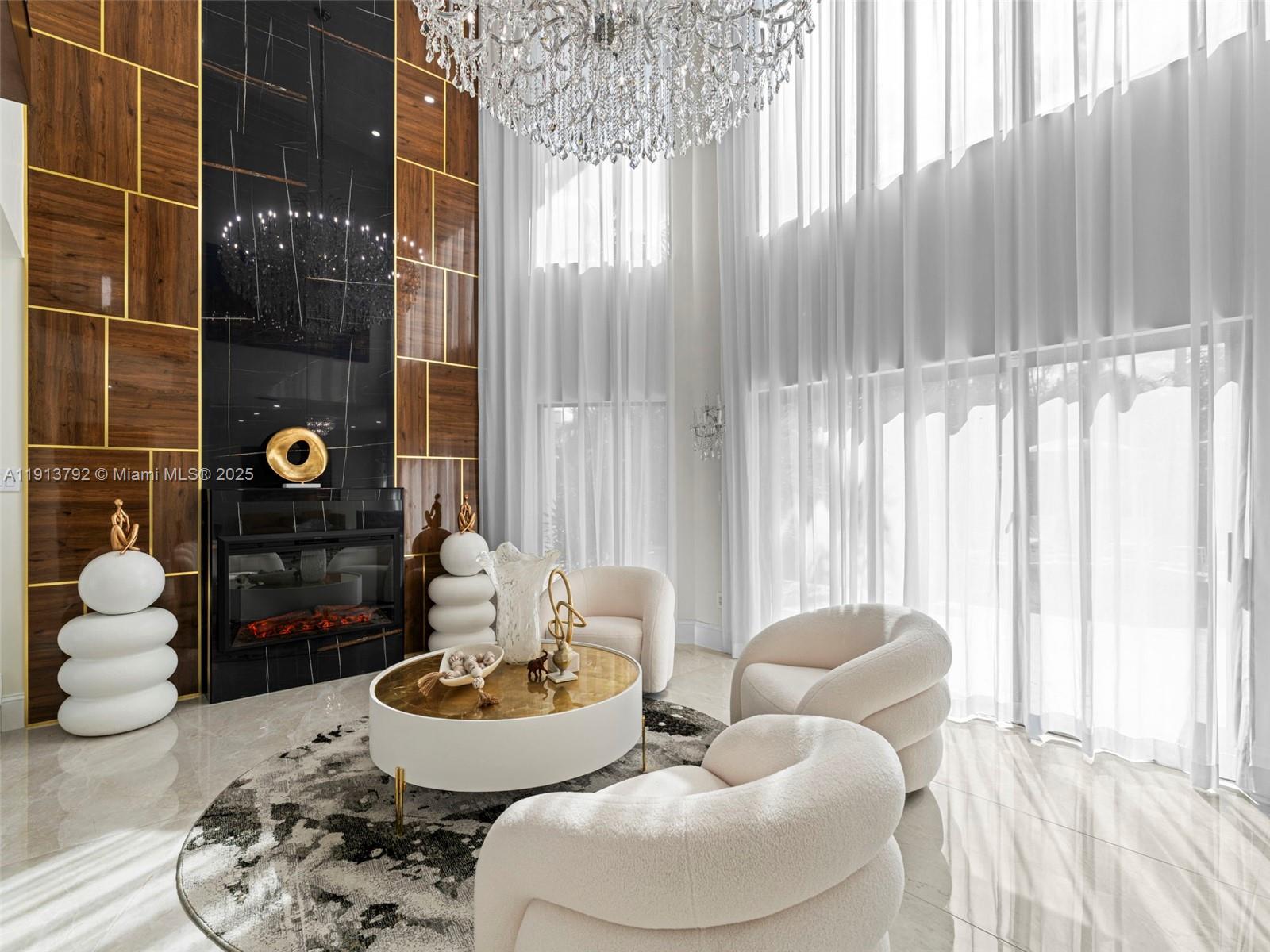 6180 Pine Tree Dr Miami Beach, FL 33140