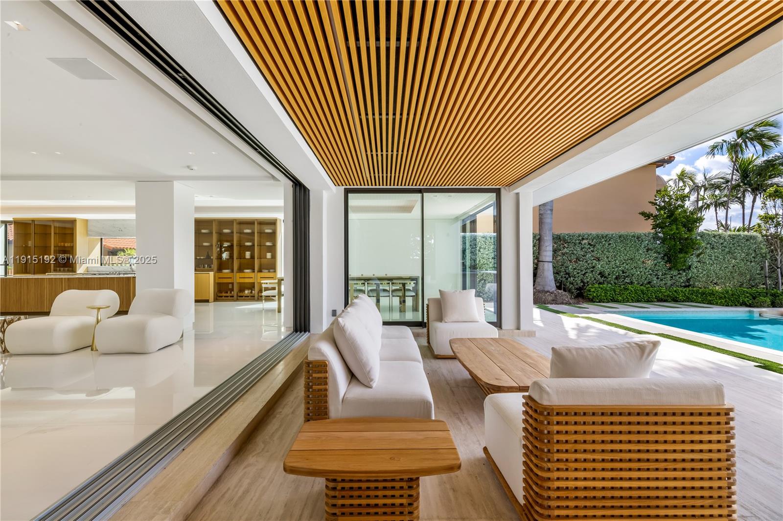 94 S Hibiscus Dr Miami Beach, FL 33139