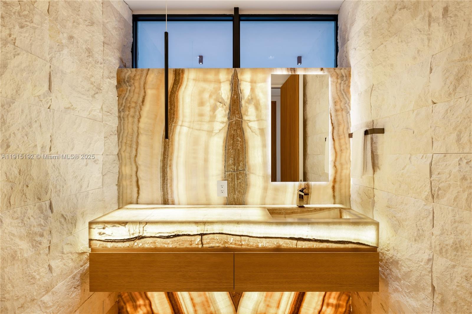 94 S Hibiscus Dr Miami Beach, FL 33139