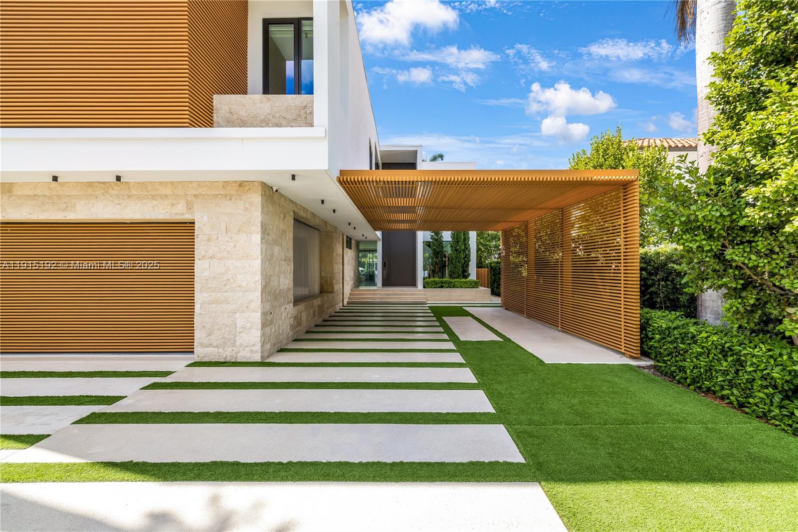 94 S Hibiscus Dr Miami Beach, FL 33139