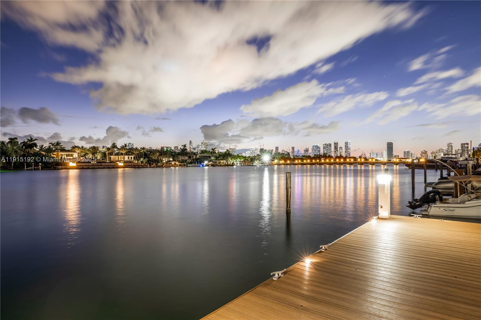 94 S Hibiscus Dr Miami Beach, FL 33139