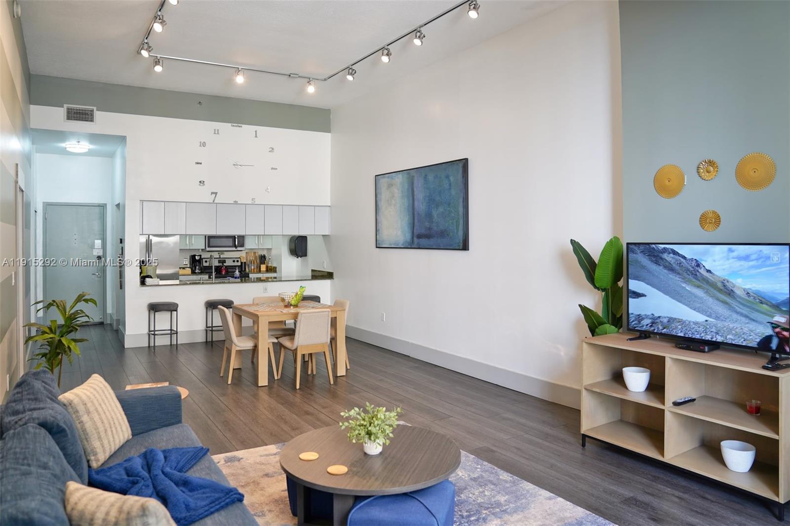 1200 Brickell Bay Dr #1406