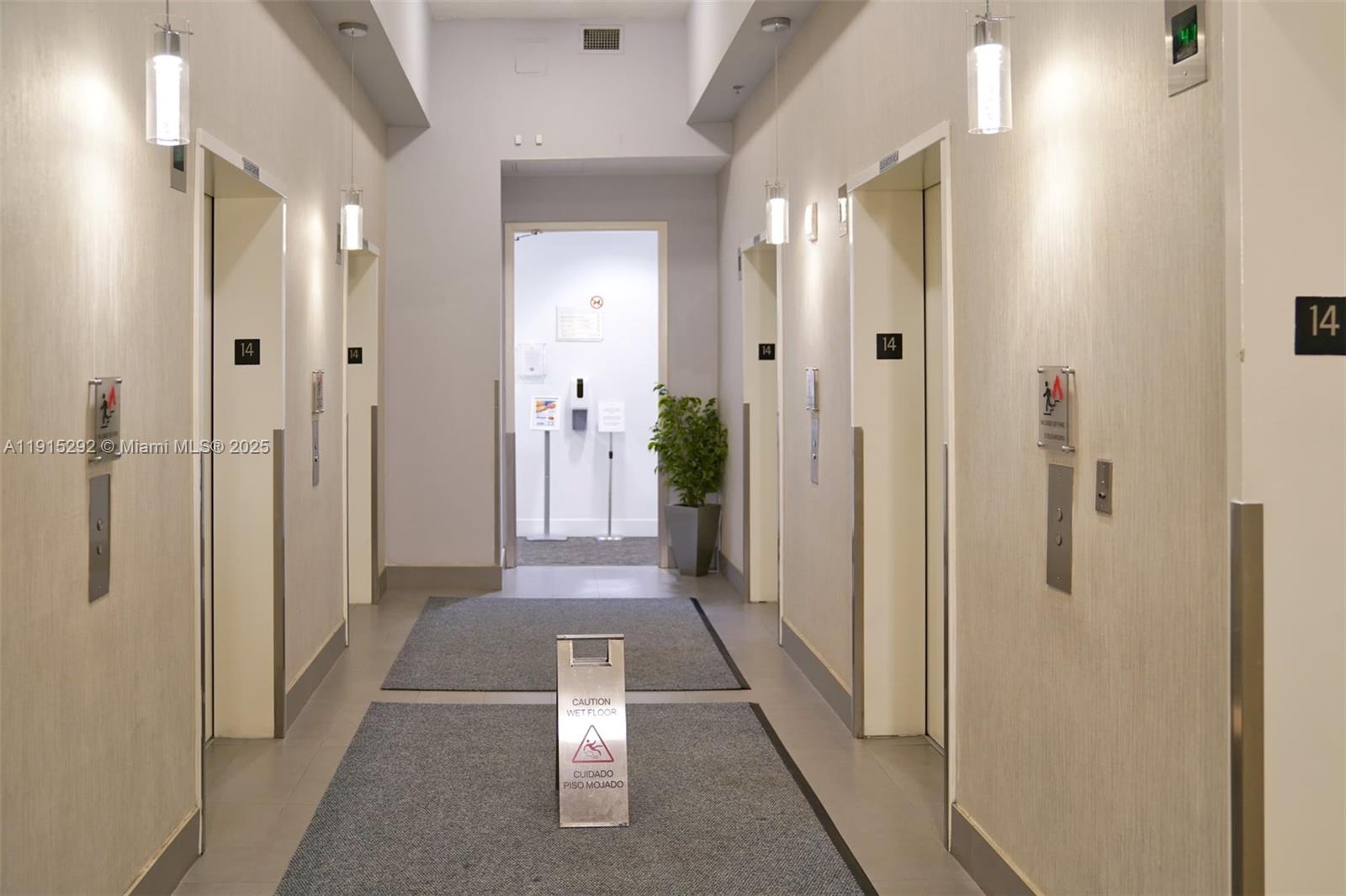 1200 Brickell Bay Dr #1406 Miami, FL 33131