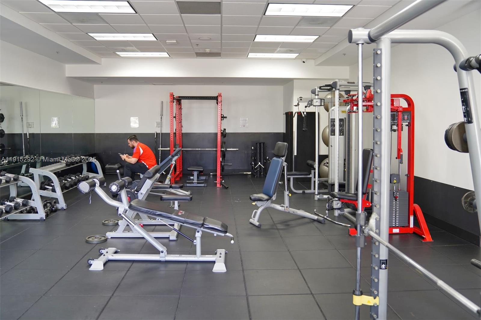 1200 Brickell Bay Dr #1406 Miami, FL 33131