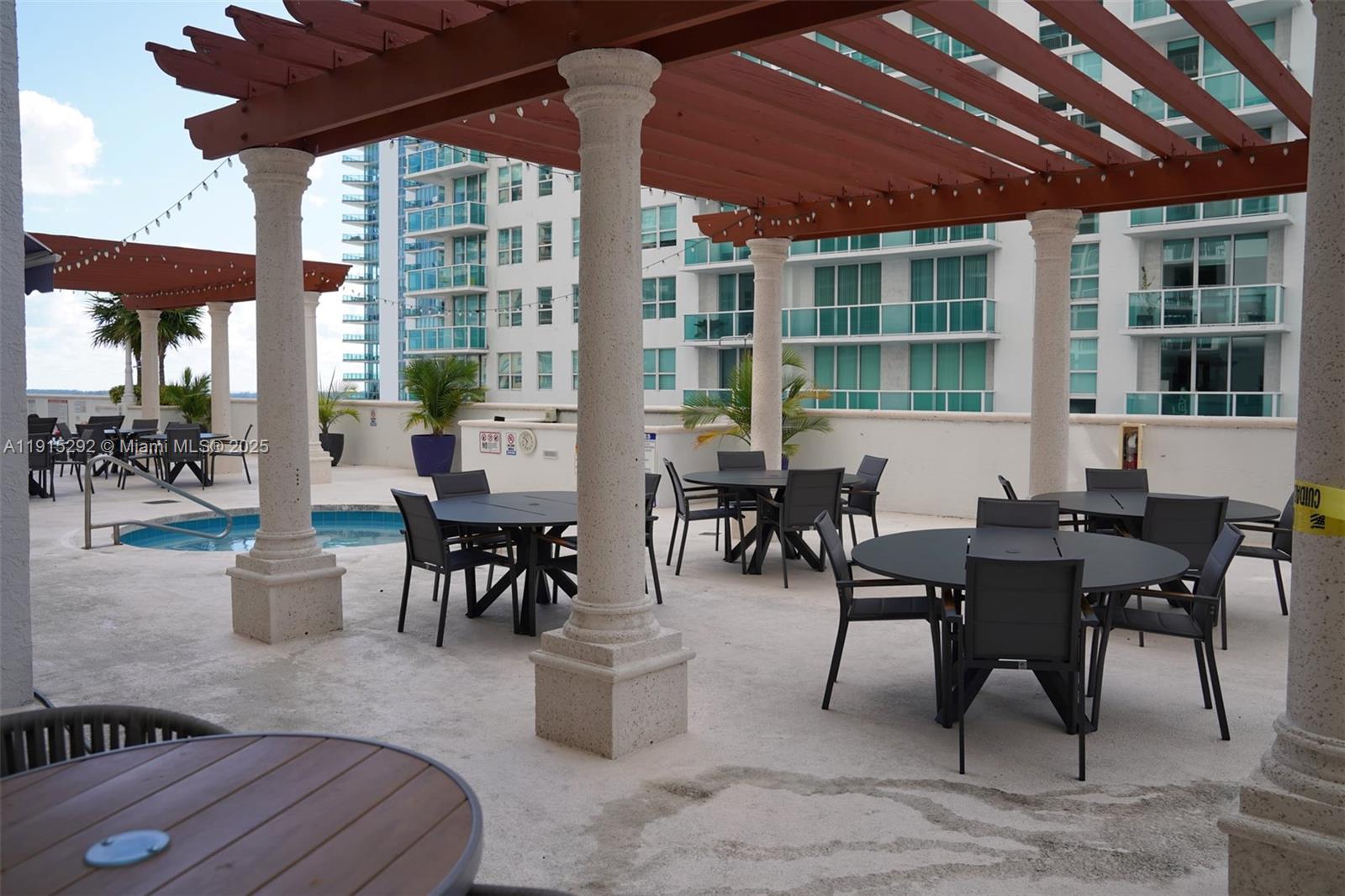 1200 Brickell Bay Dr #1406 Miami, FL 33131