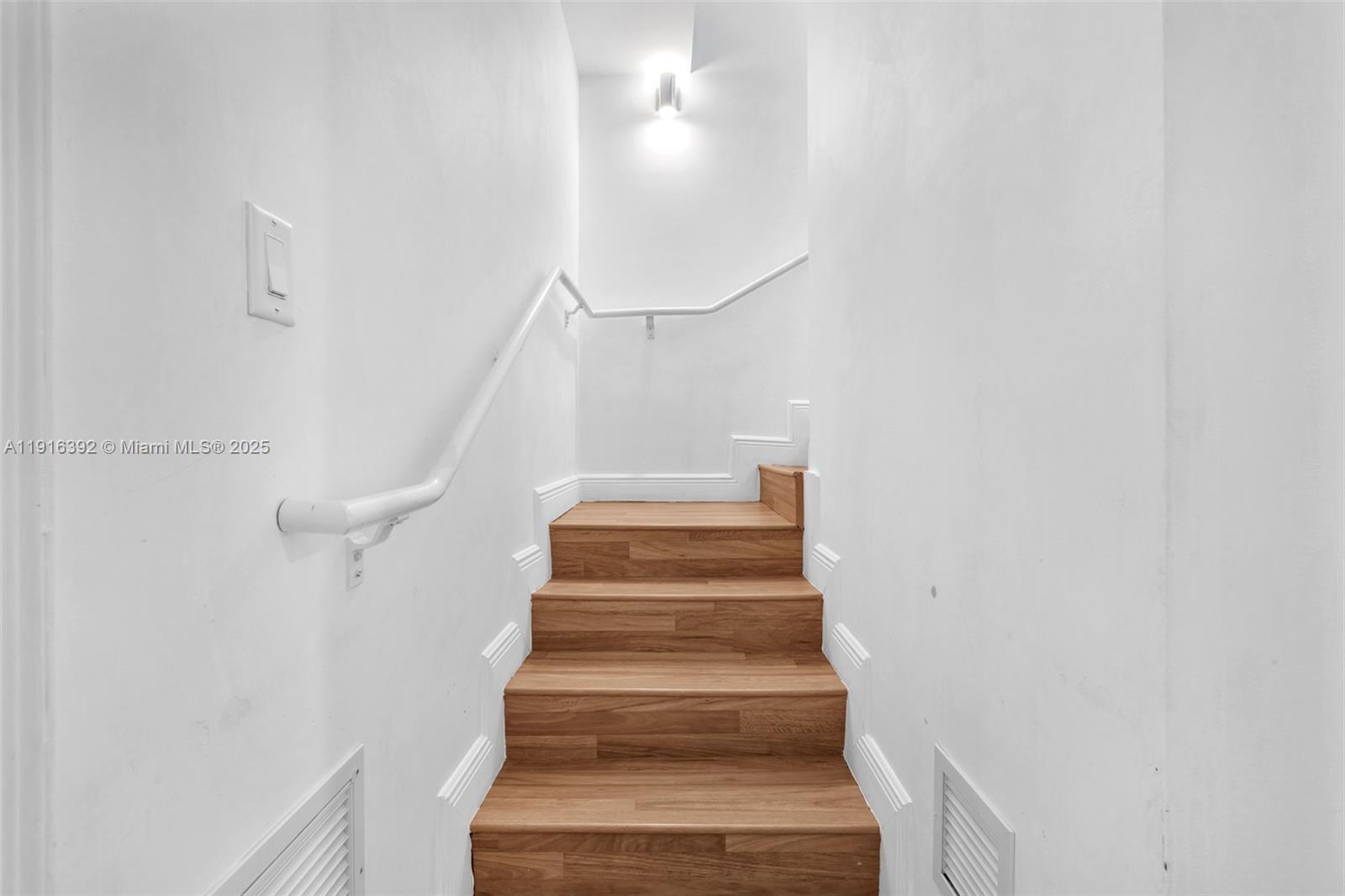 1162 98th St #4 Bay Harbor Islands, FL 33154