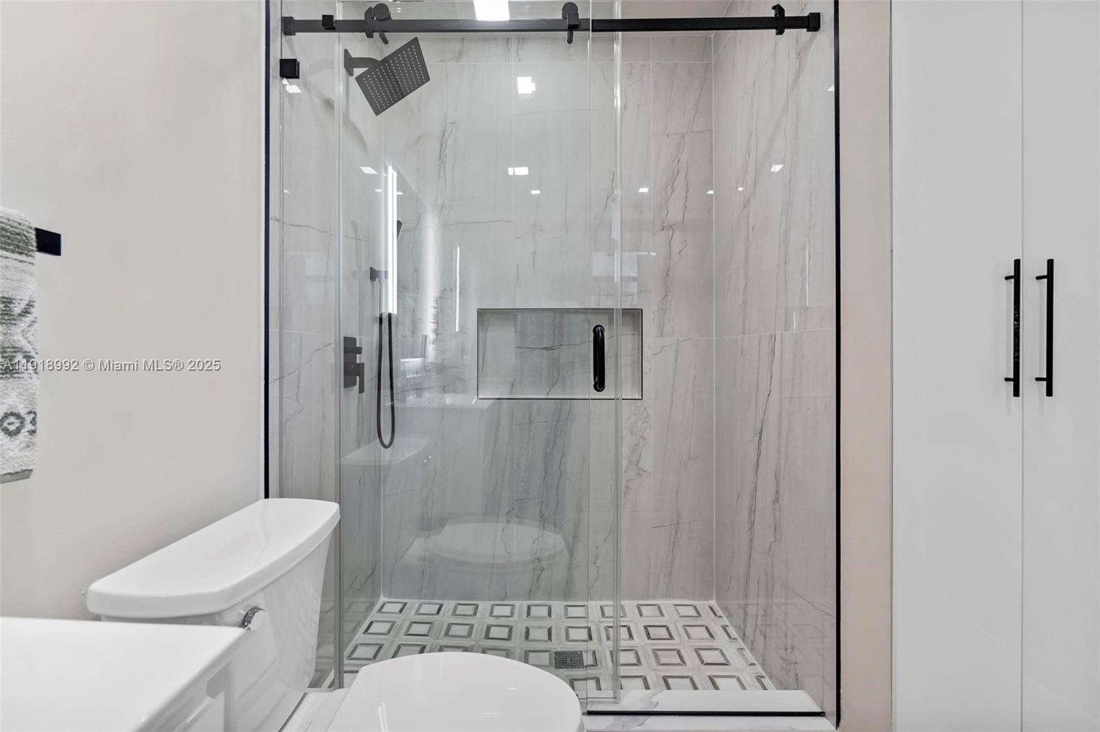 6951 Liberty St Hollywood, FL 33024