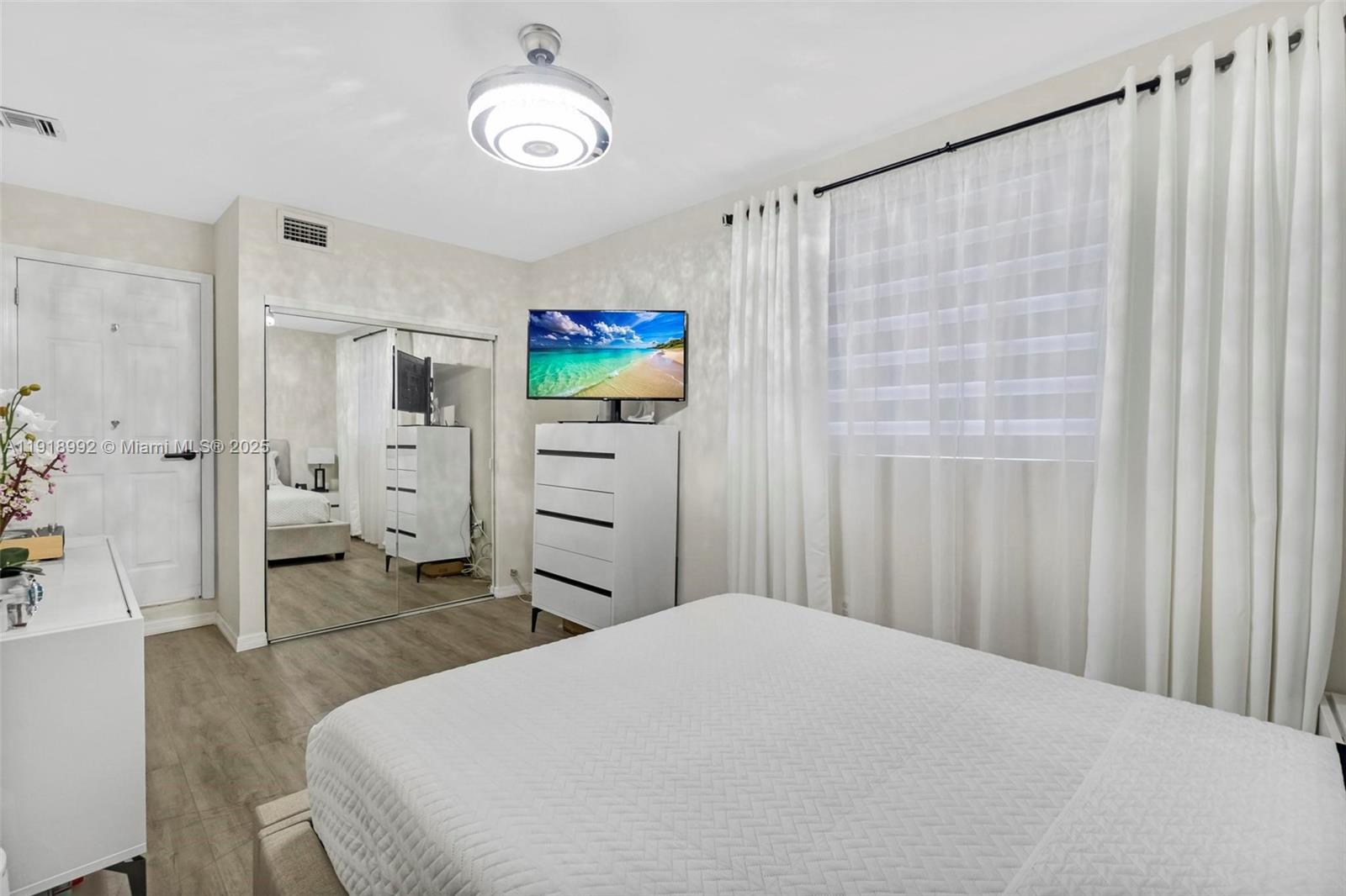 6951 Liberty St Hollywood, FL 33024