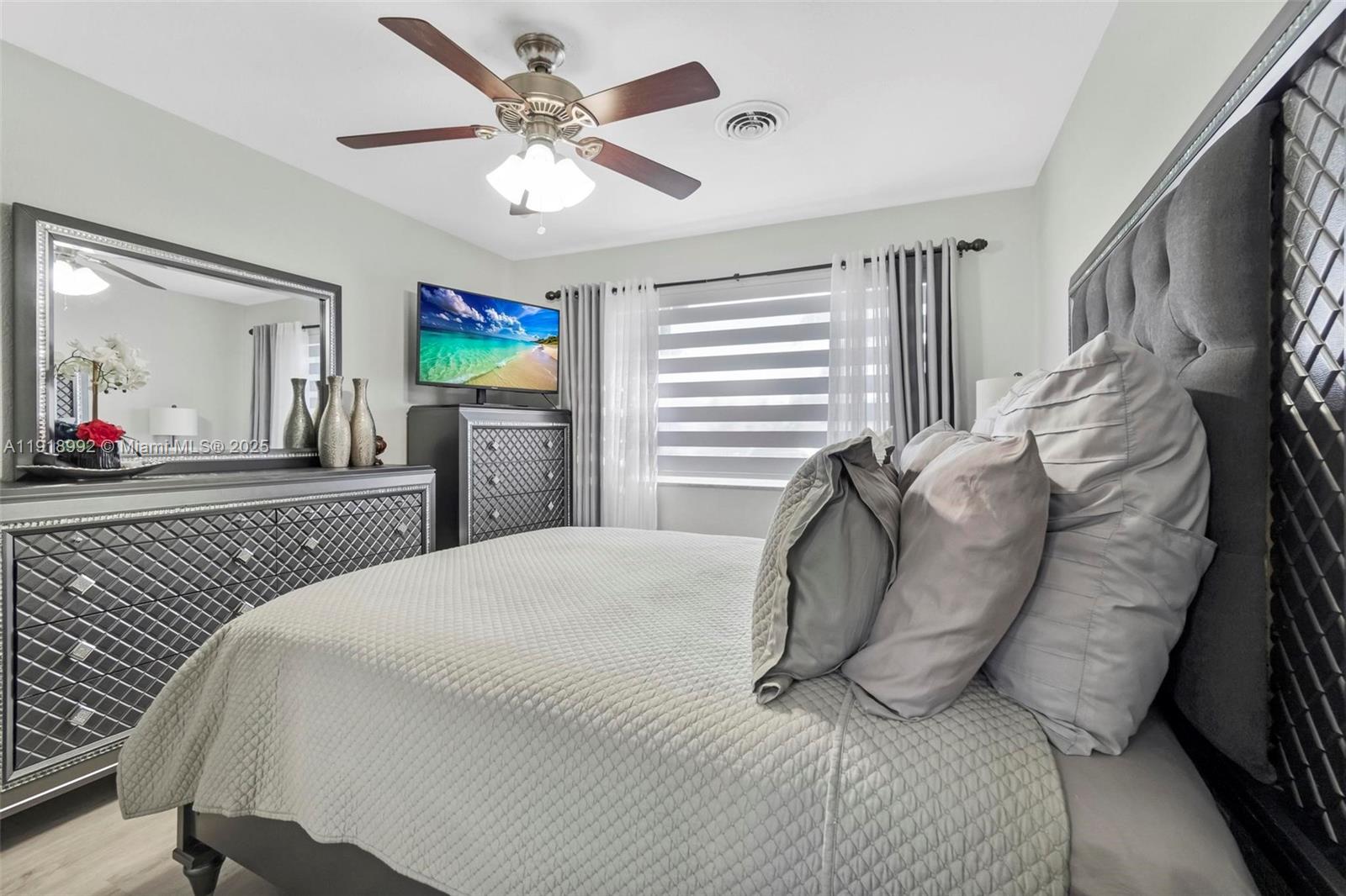 6951 Liberty St Hollywood, FL 33024