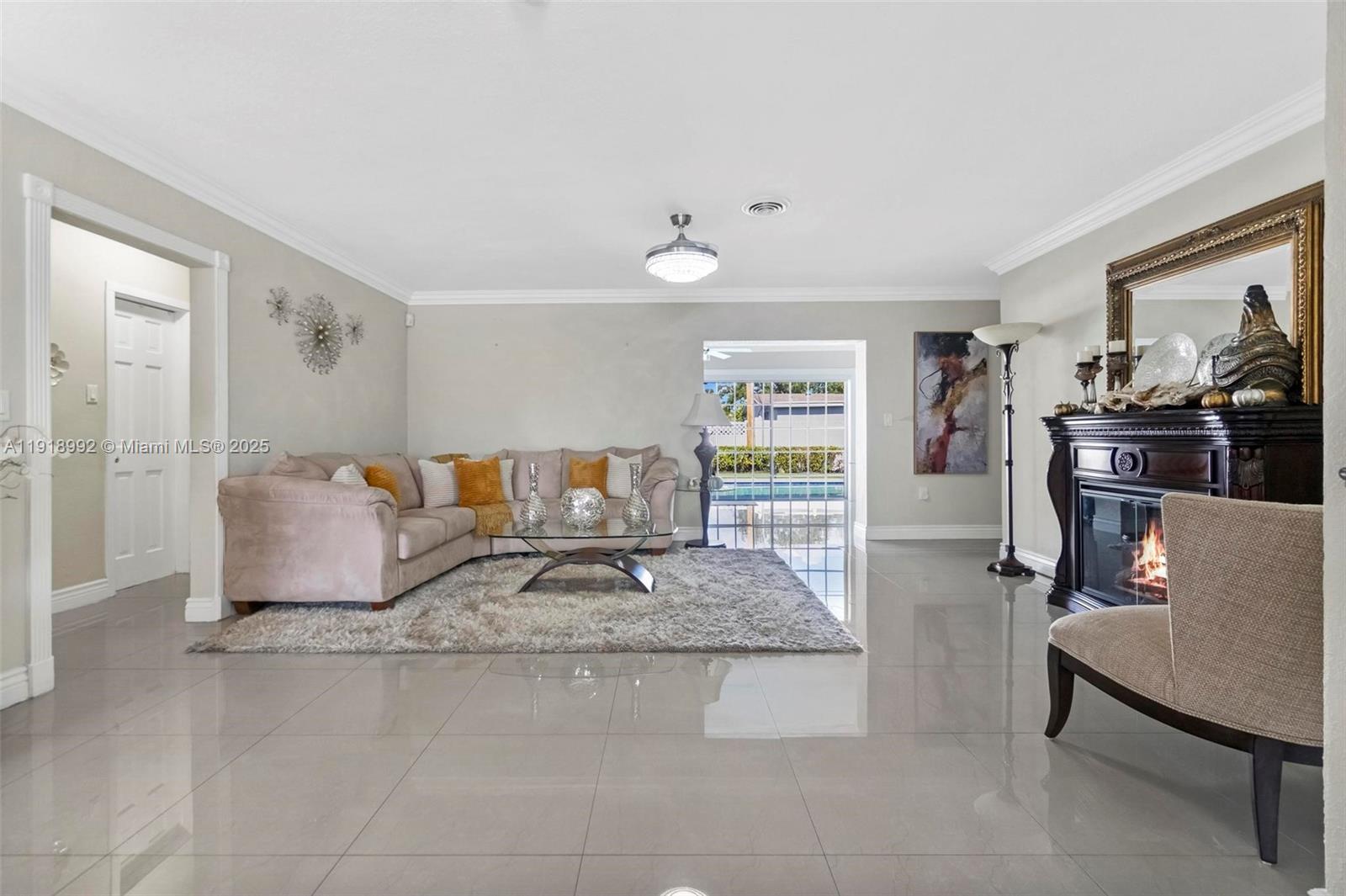 6951 Liberty St Hollywood, FL 33024