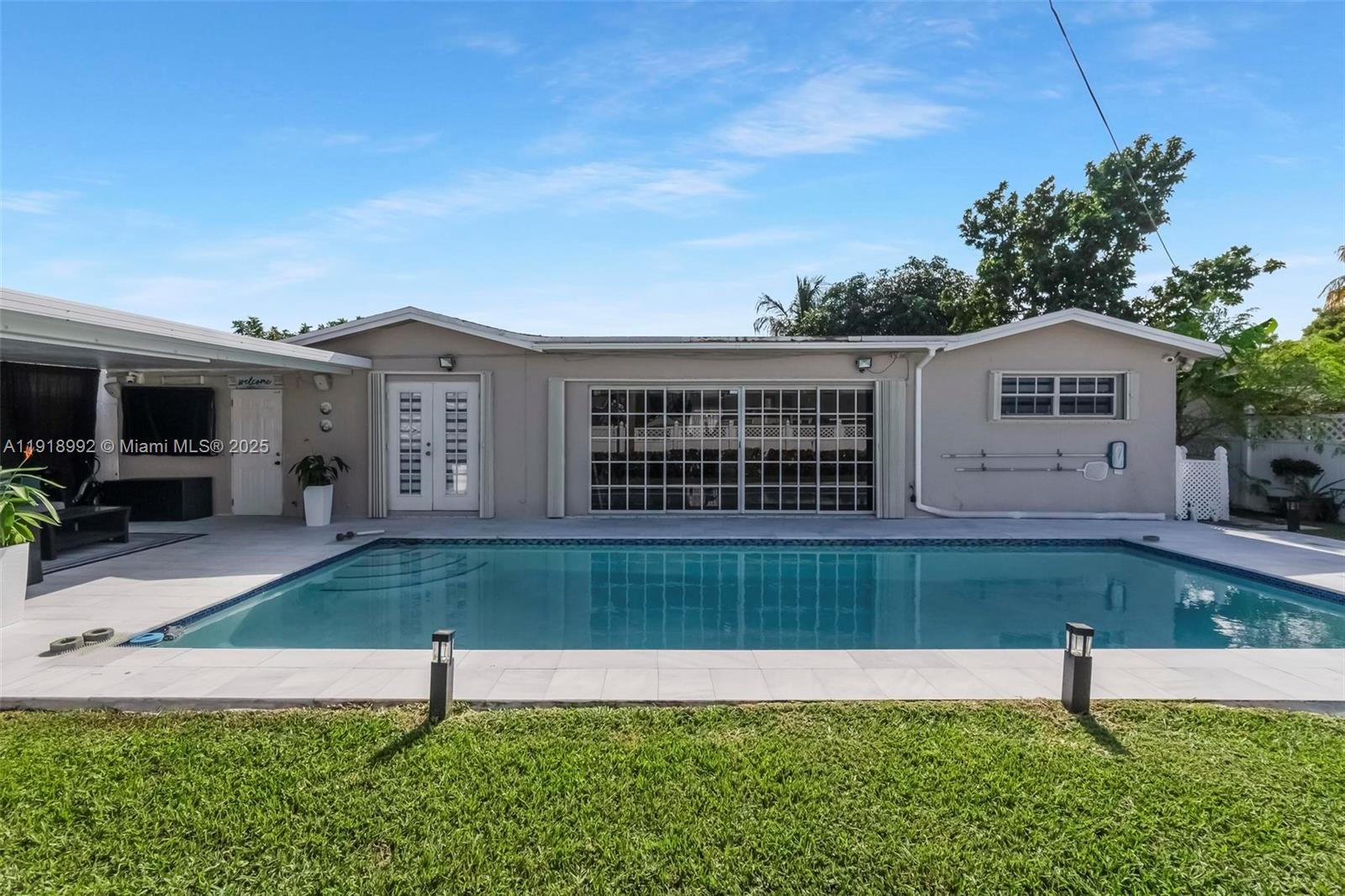 6951 Liberty St Hollywood, FL 33024