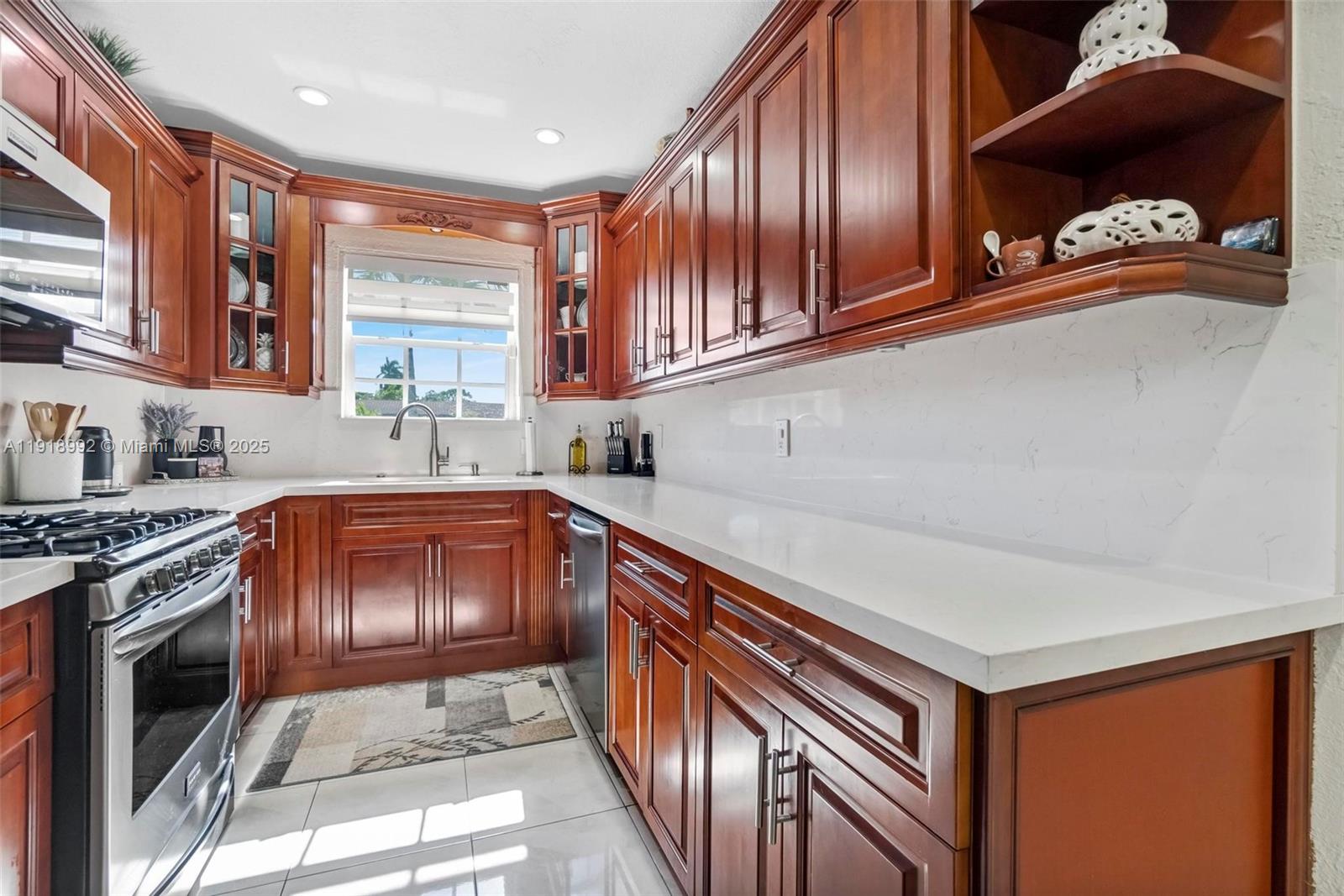 6951 Liberty St Hollywood, FL 33024