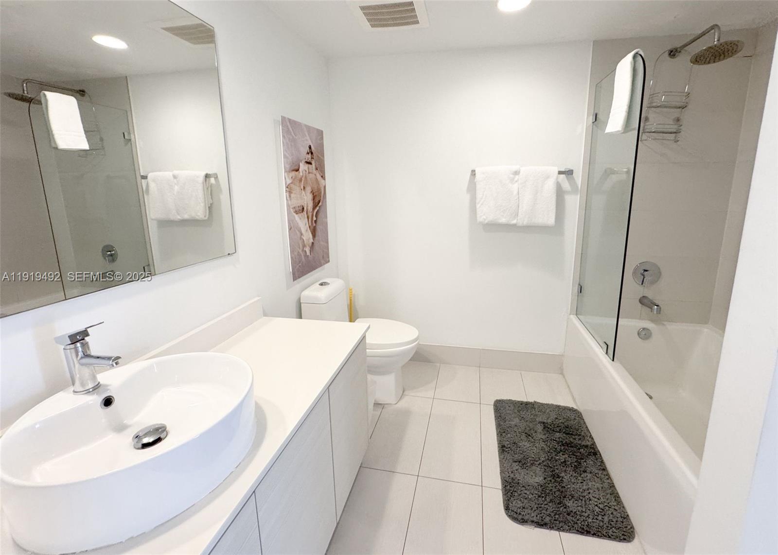 image Beachwalk Hotel & Residences7