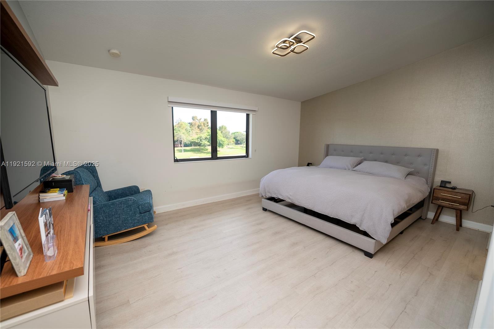 401 NE 194th Ln Miami, FL 33179