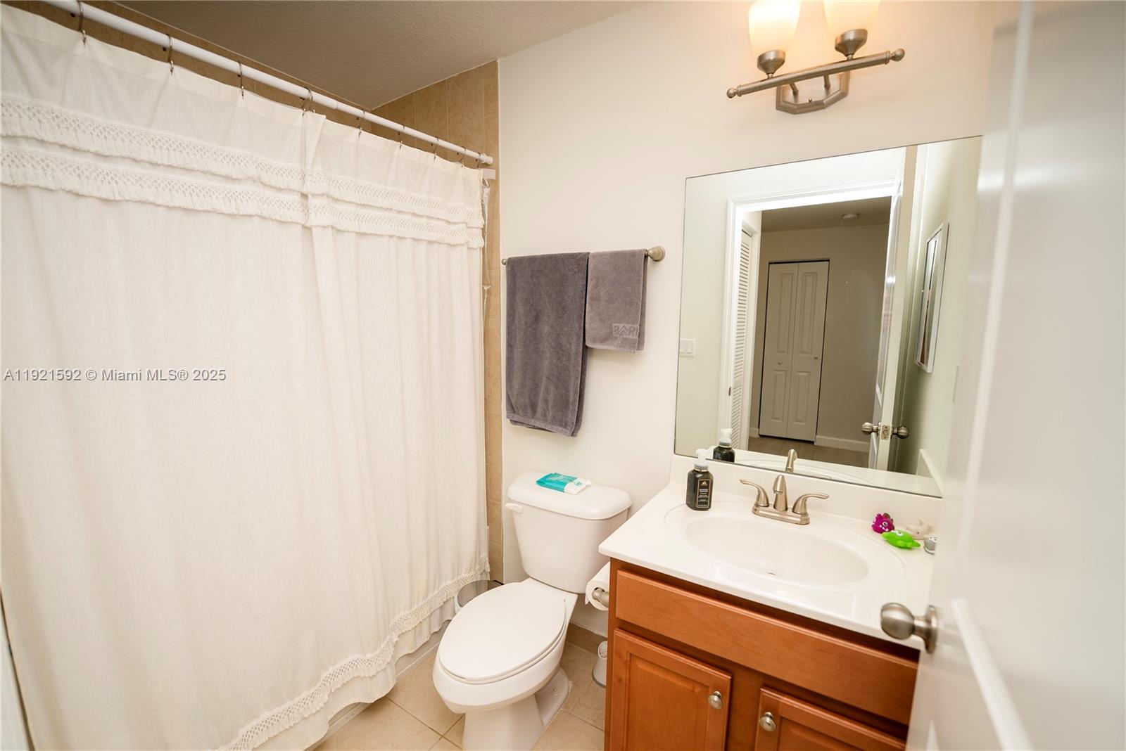 401 NE 194th Ln Miami, FL 33179