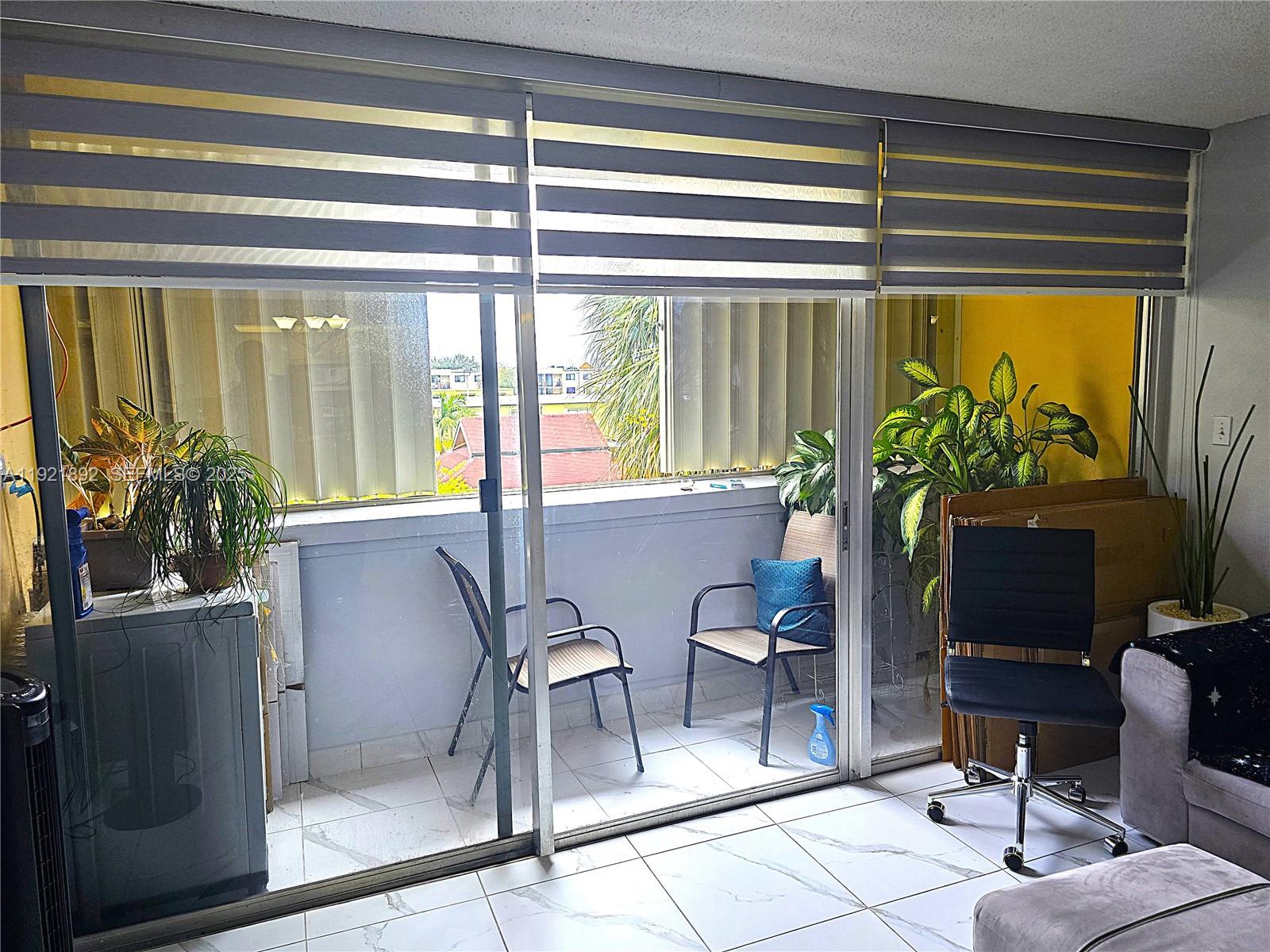 1750 W 56th St #216 Hialeah, FL 33012