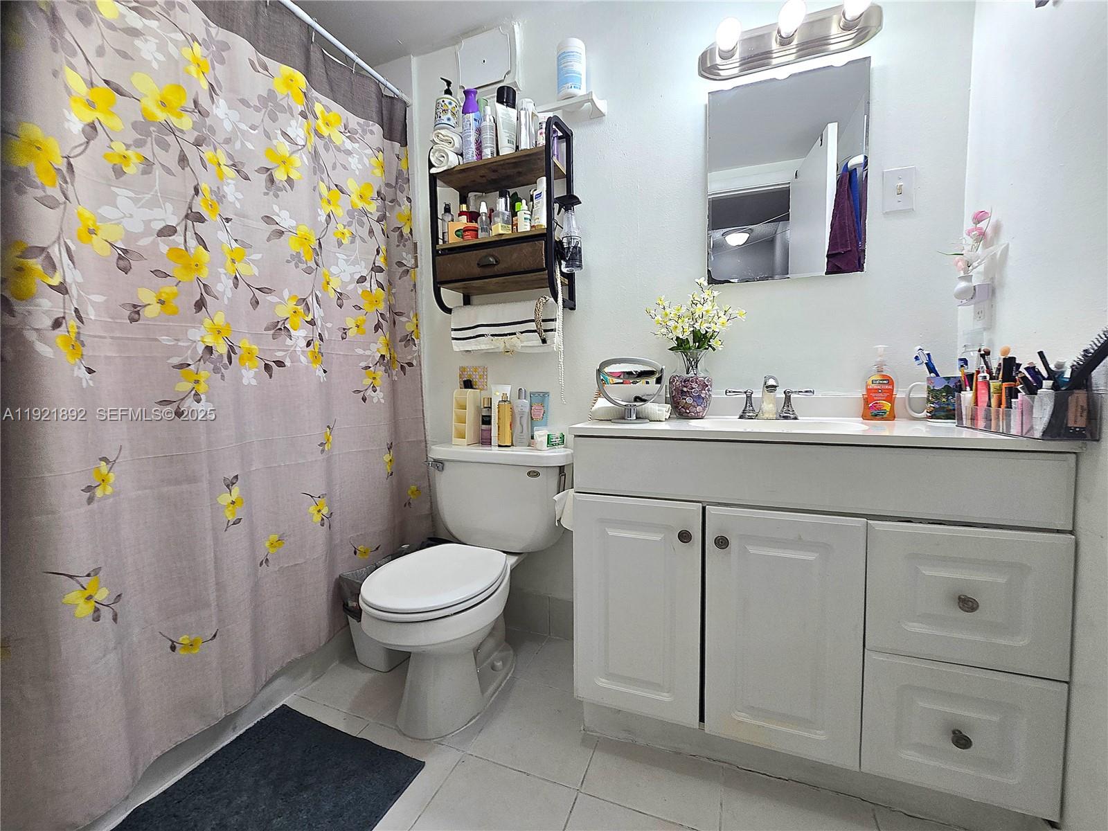 1750 W 56th St #216 Hialeah, FL 33012