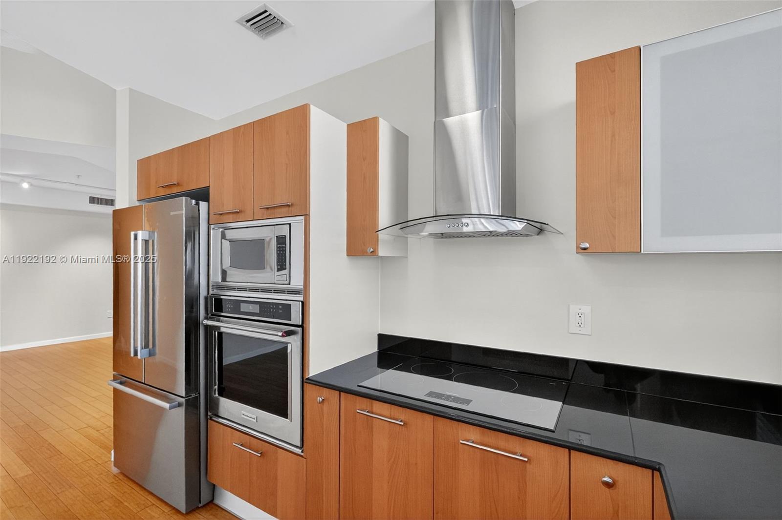 5970 Indian Crk Dr #203 Miami Beach, FL 33140