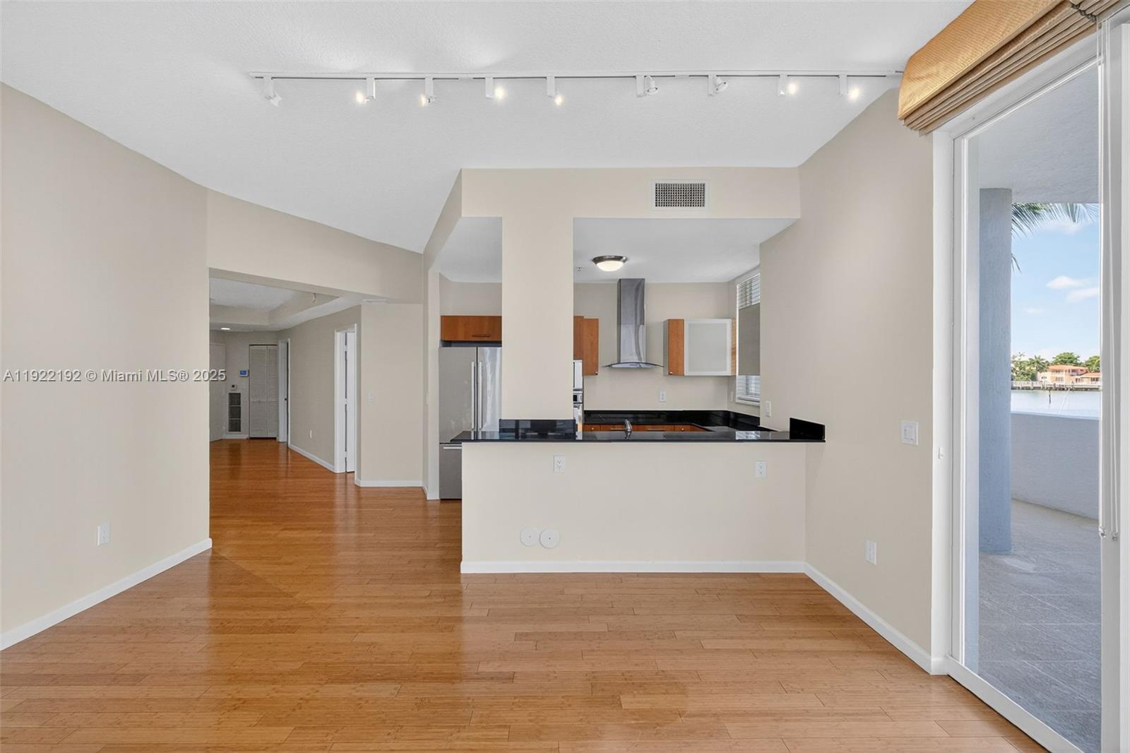 5970 Indian Crk Dr #203 Miami Beach, FL 33140