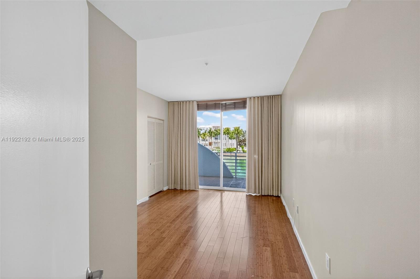 5970 Indian Crk Dr #203 Miami Beach, FL 33140