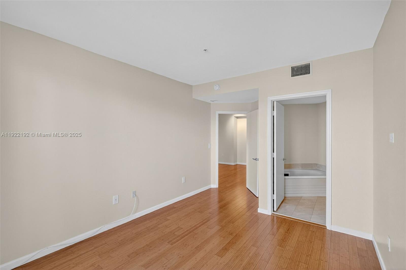 5970 Indian Crk Dr #203 Miami Beach, FL 33140