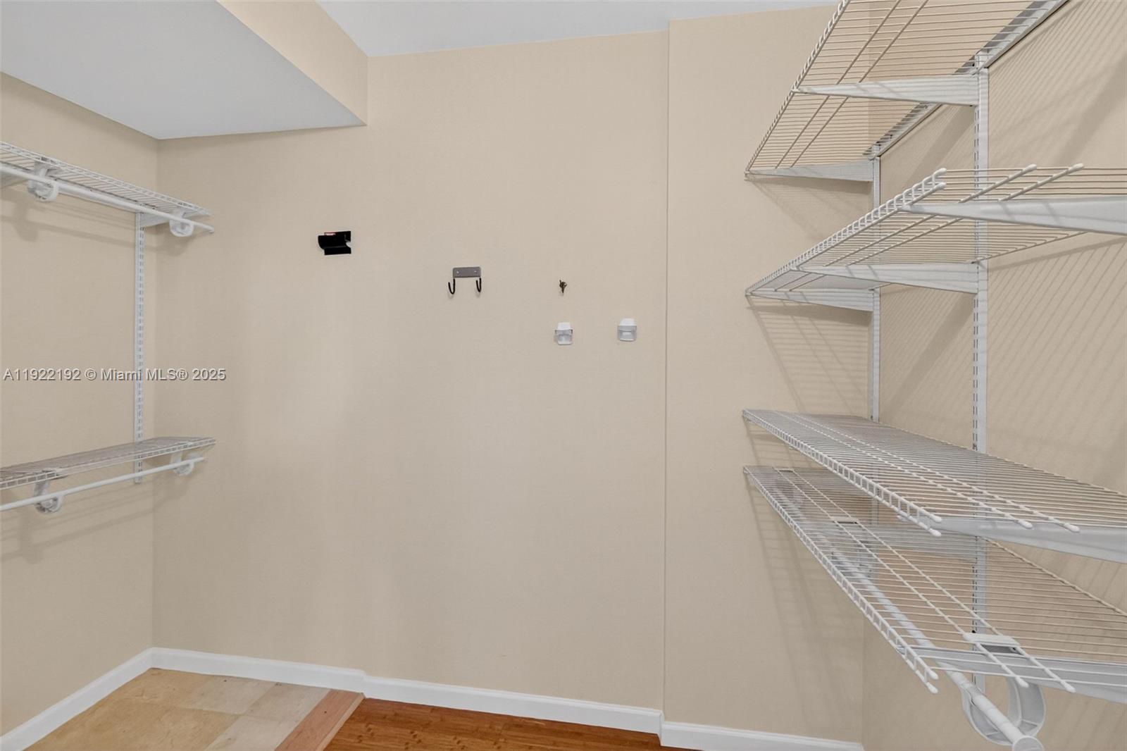 5970 Indian Crk Dr #203 Miami Beach, FL 33140