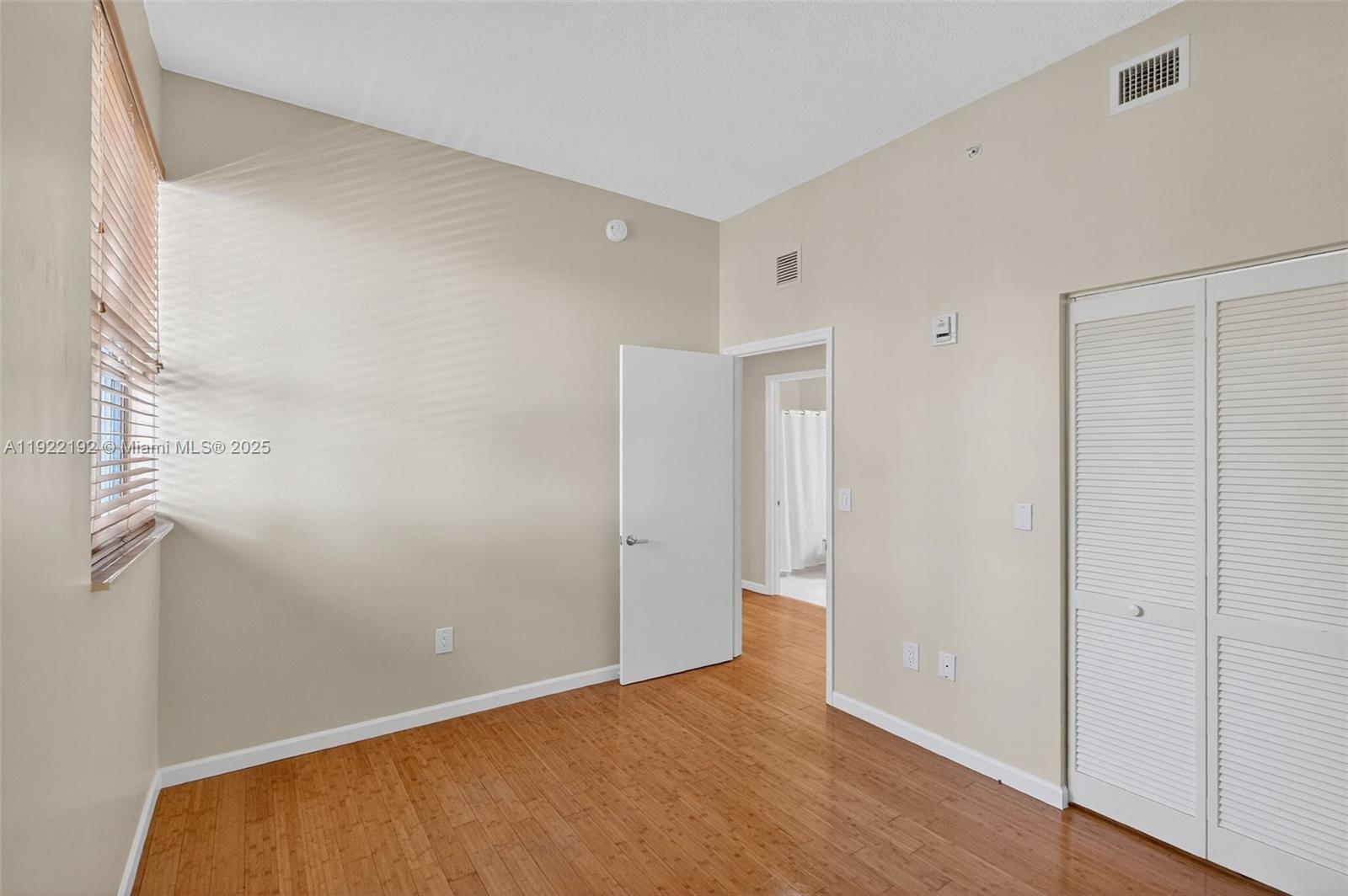 5970 Indian Crk Dr #203 Miami Beach, FL 33140