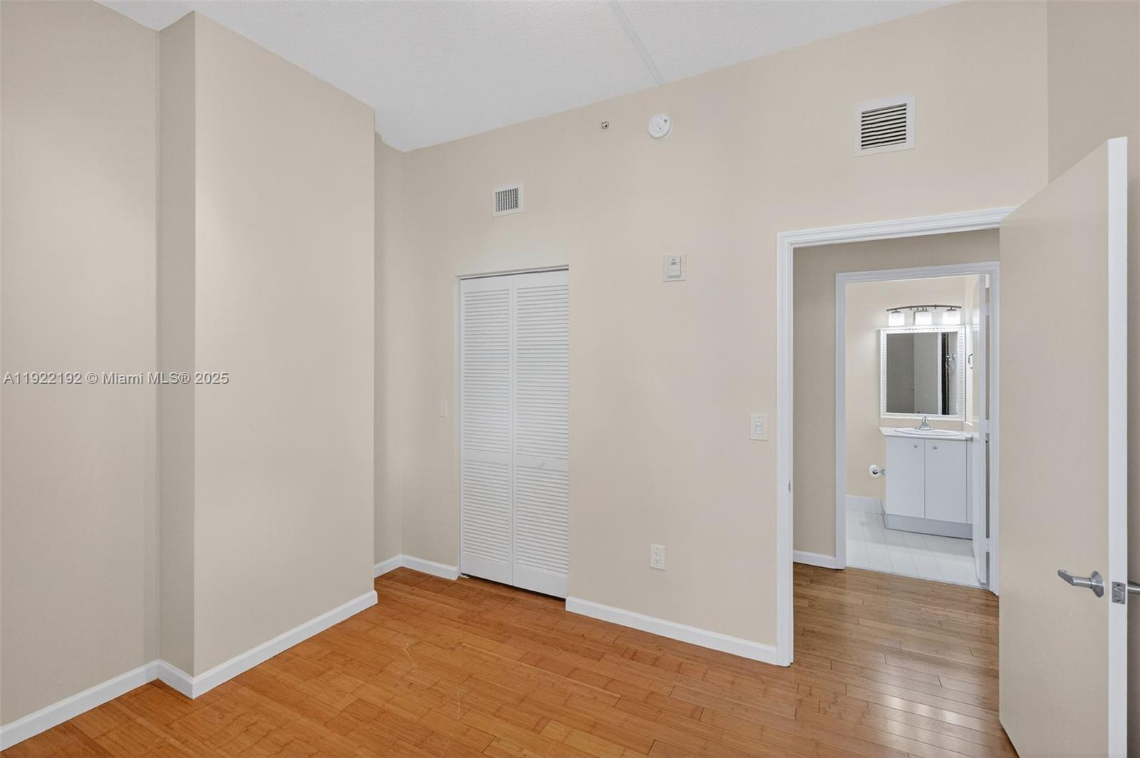 5970 Indian Crk Dr #203 Miami Beach, FL 33140