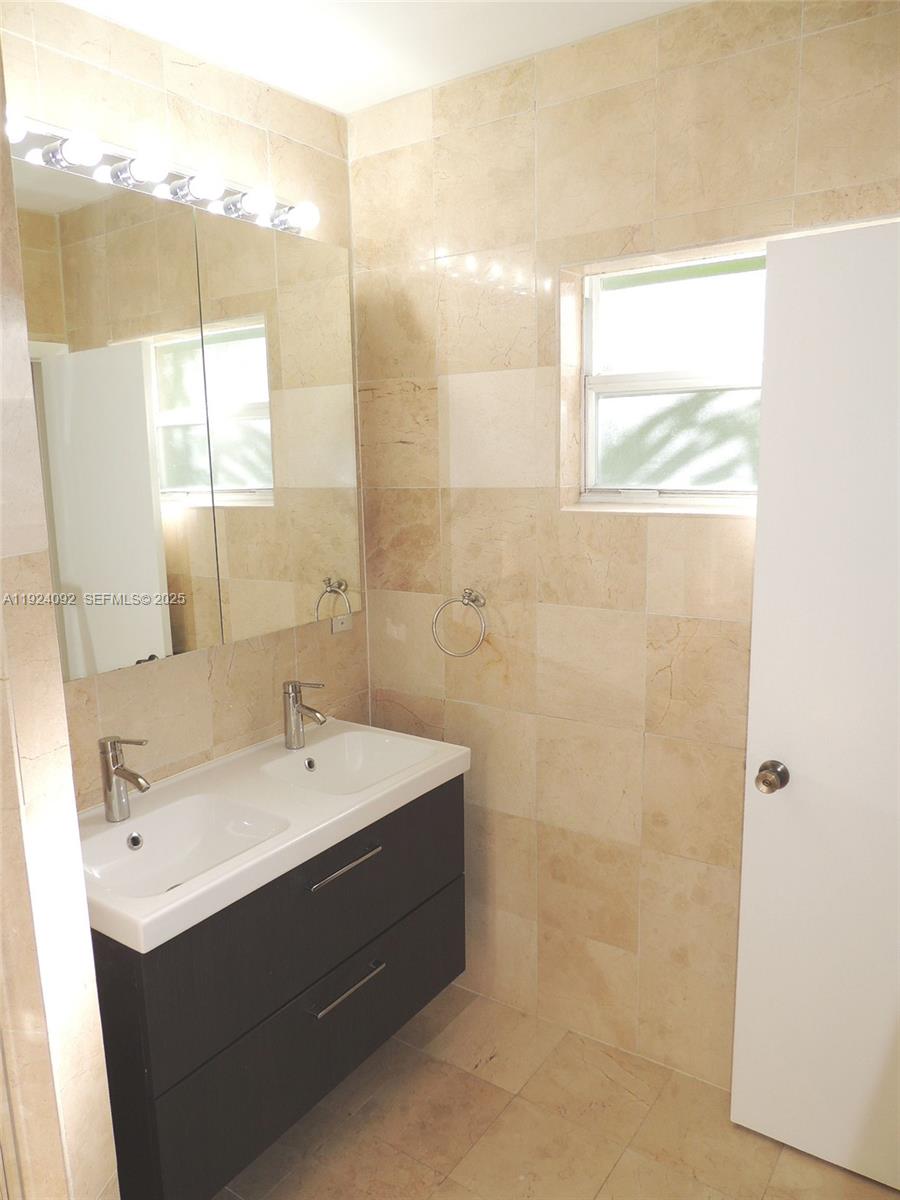 1152 99th St #27 Bay Harbor Islands, FL 33154