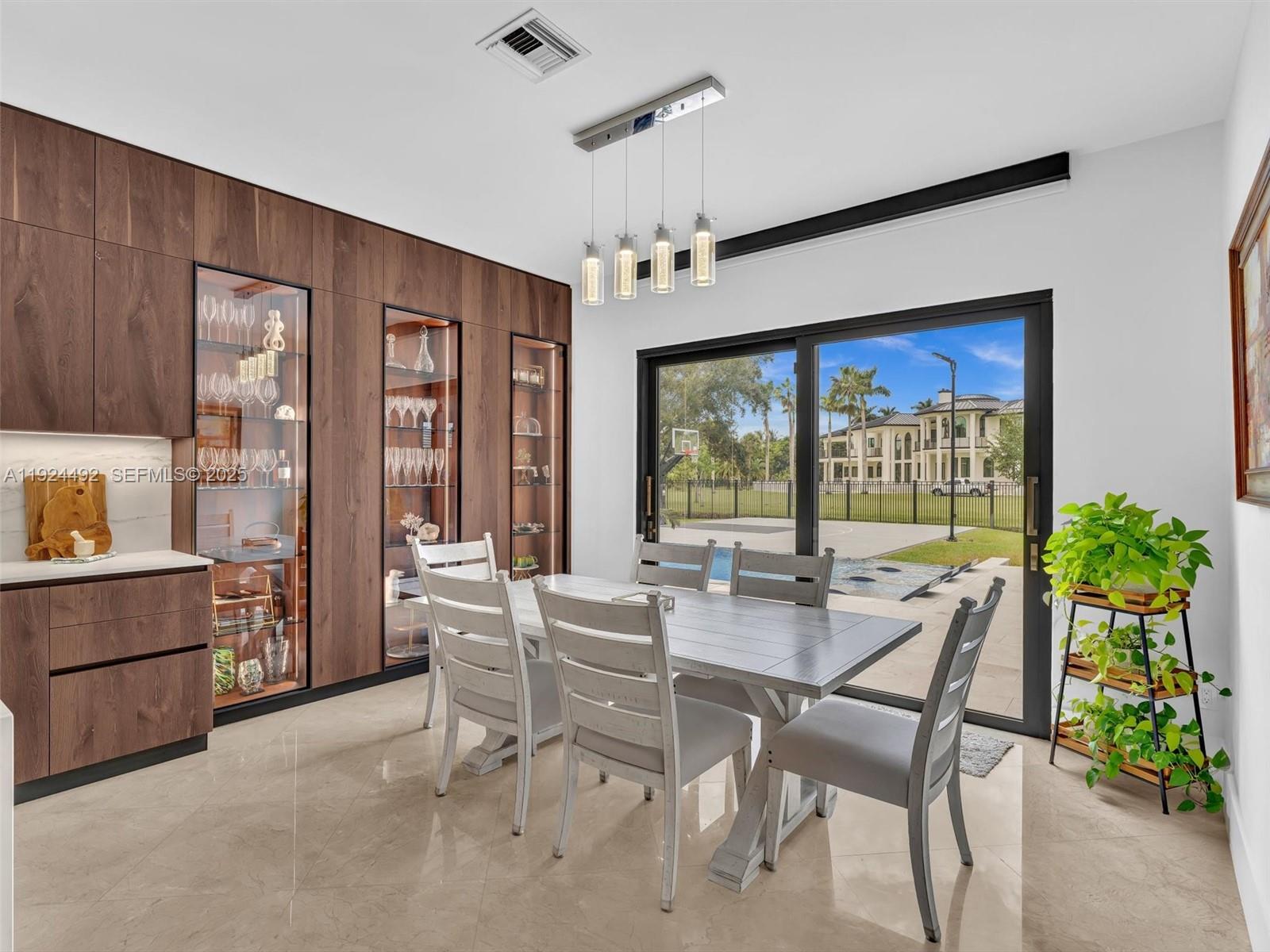 1021 NW 115th Ave Plantation, FL 33323