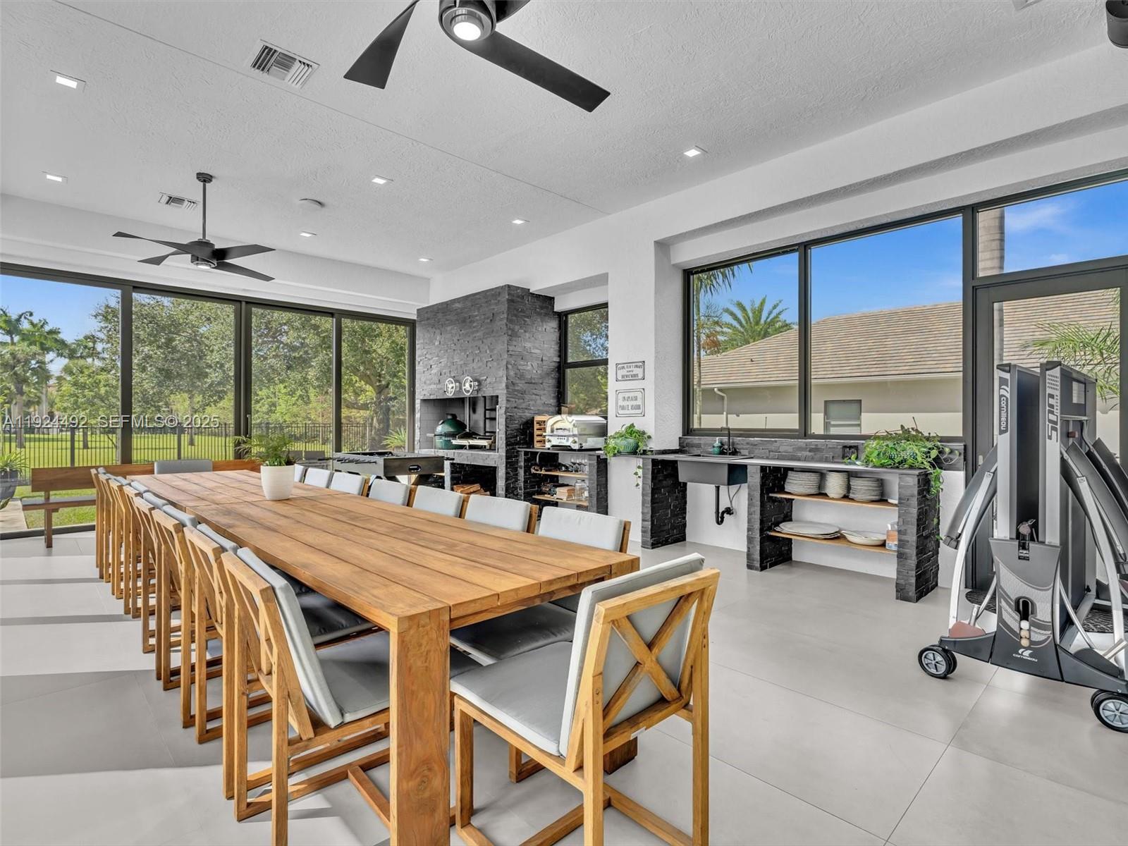 1021 NW 115th Ave Plantation, FL 33323