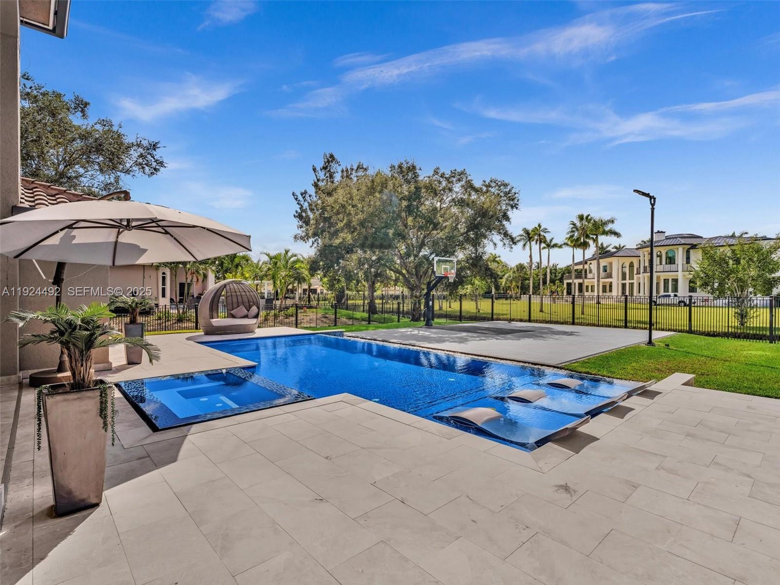 1021 NW 115th Ave Plantation, FL 33323