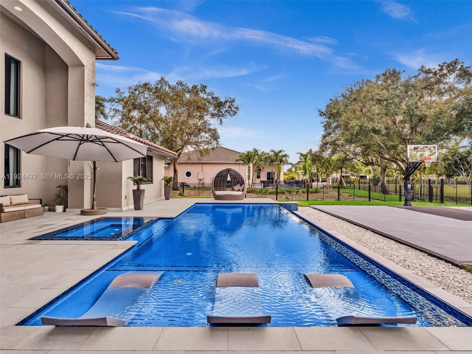 1021 NW 115th Ave Plantation, FL 33323