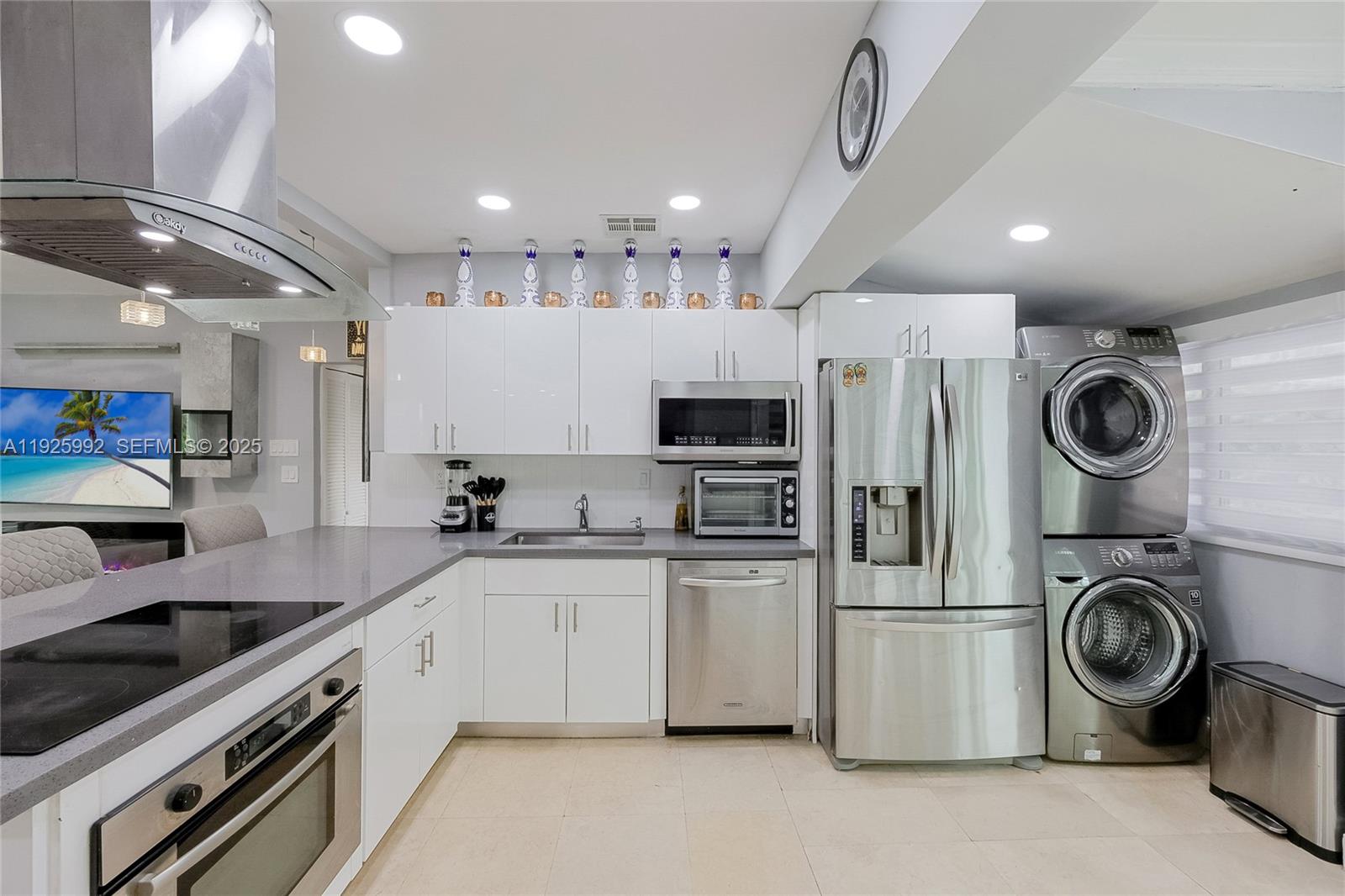 Undisclosed Address Hollywood, FL 33020