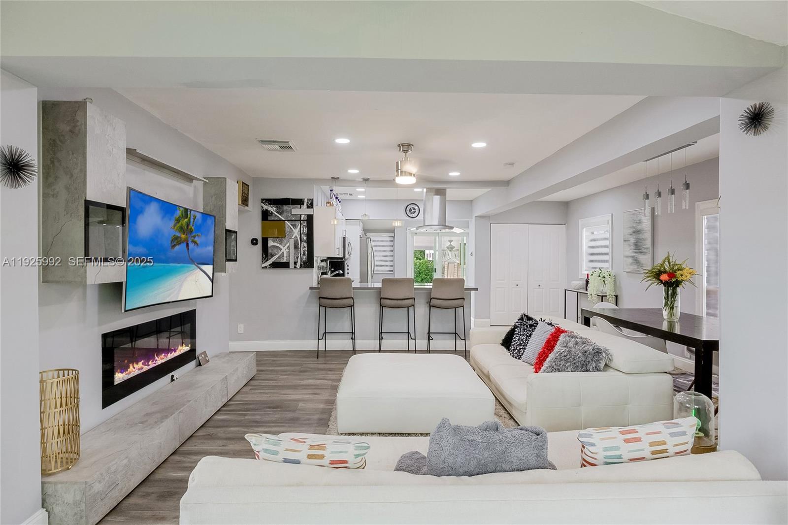 Undisclosed Address Hollywood, FL 33020