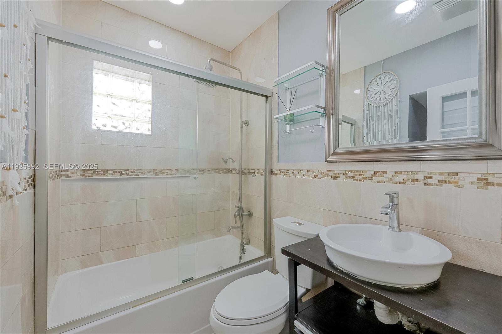 Undisclosed Address Hollywood, FL 33020