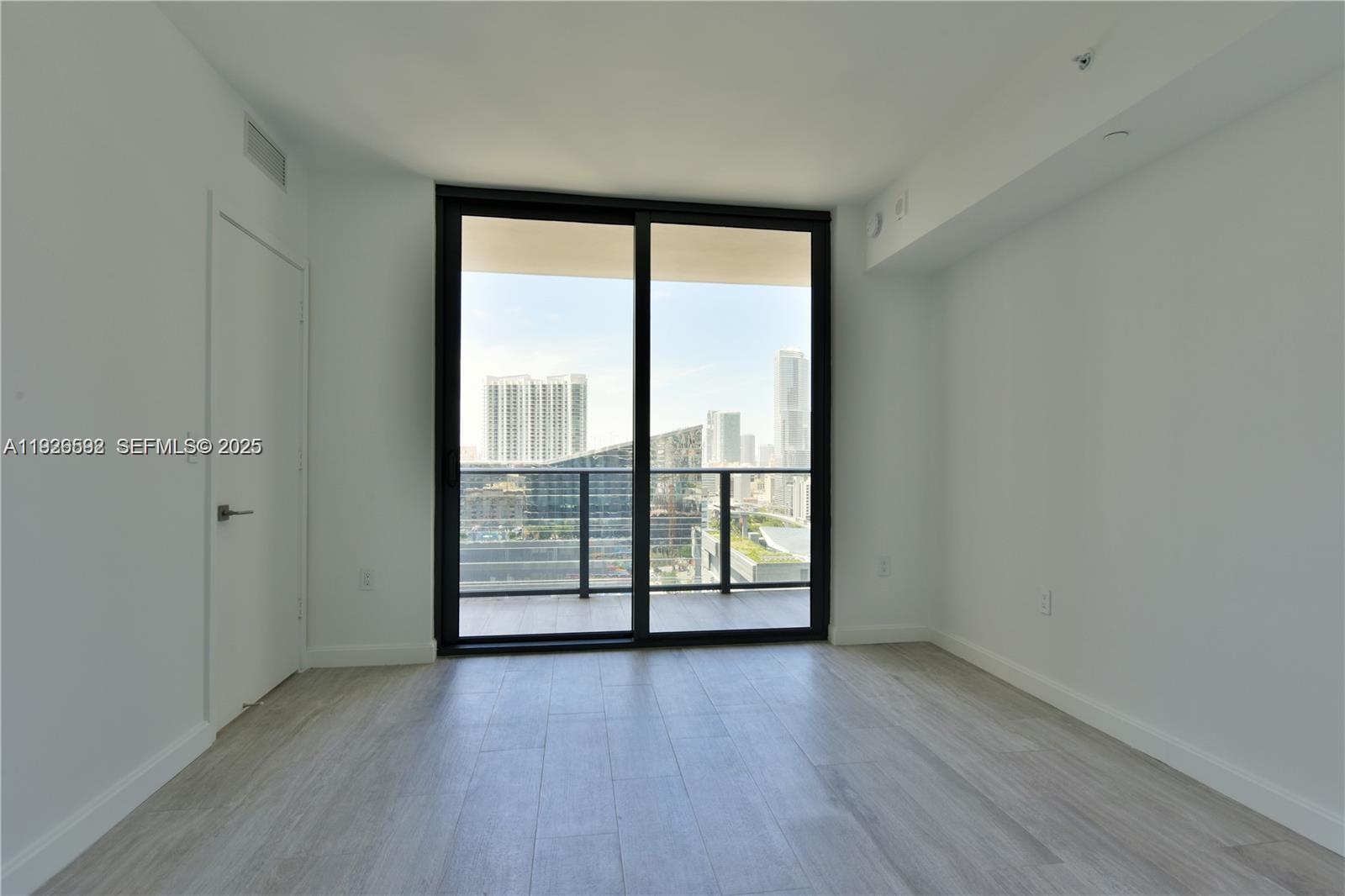 image Brickell Heights East12