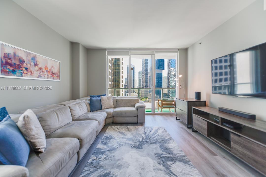 55 SE 6th St #2110 Miami, FL 33131